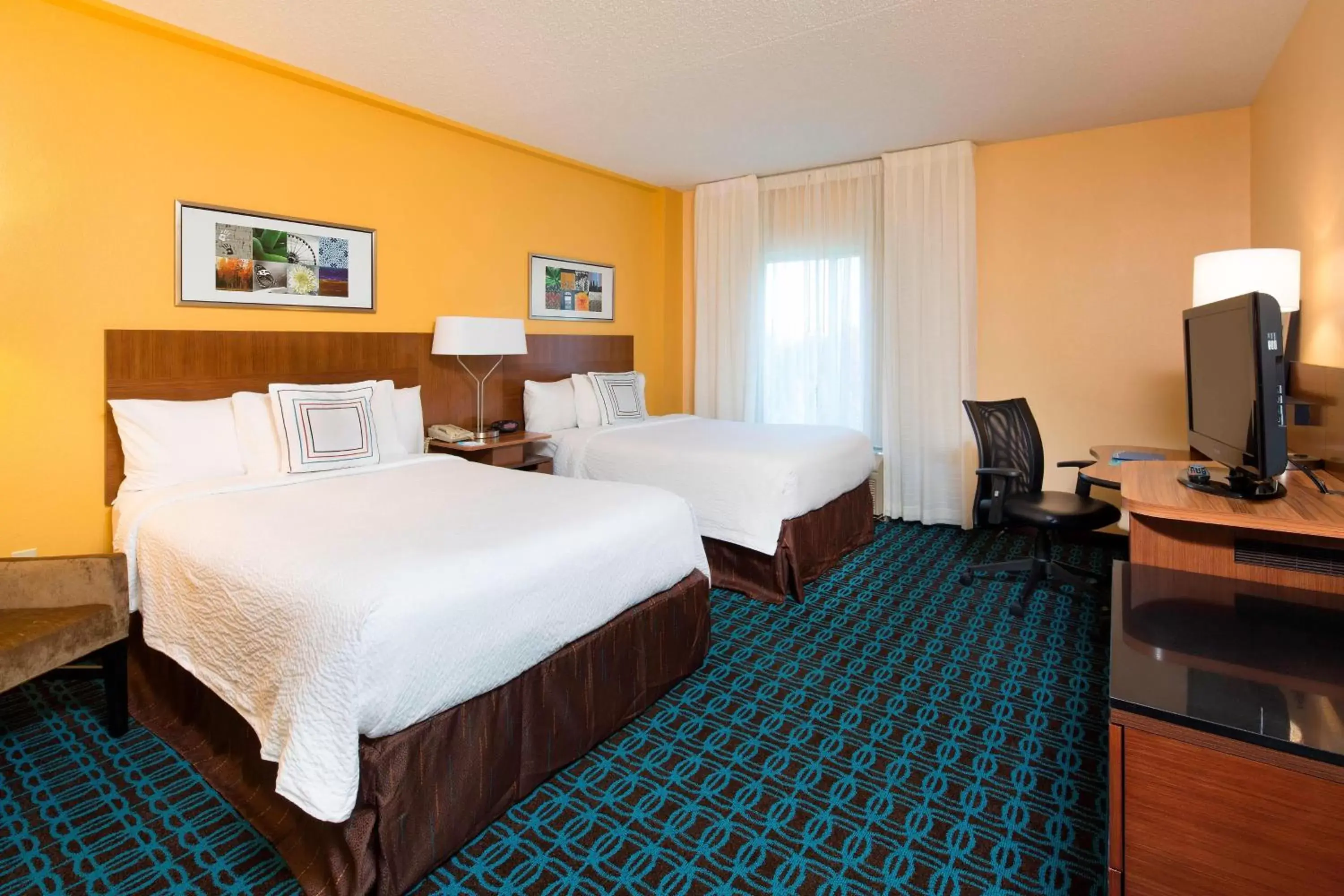 Photo of the whole room, Bed in Fairfield Inn & Suites by Marriott Newark Liberty International Airport