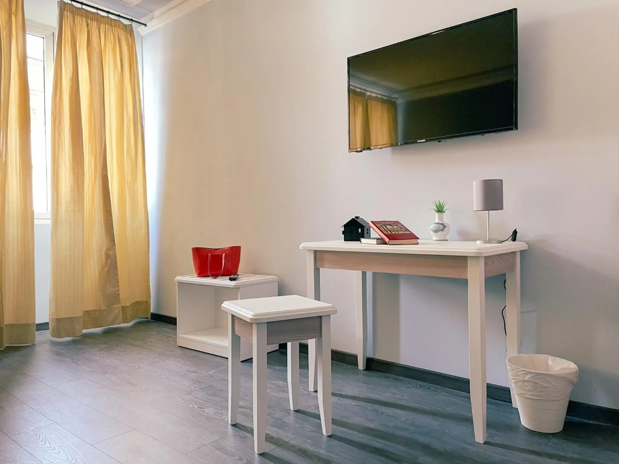 Seating area, TV/Entertainment Center in Hotel Gioia