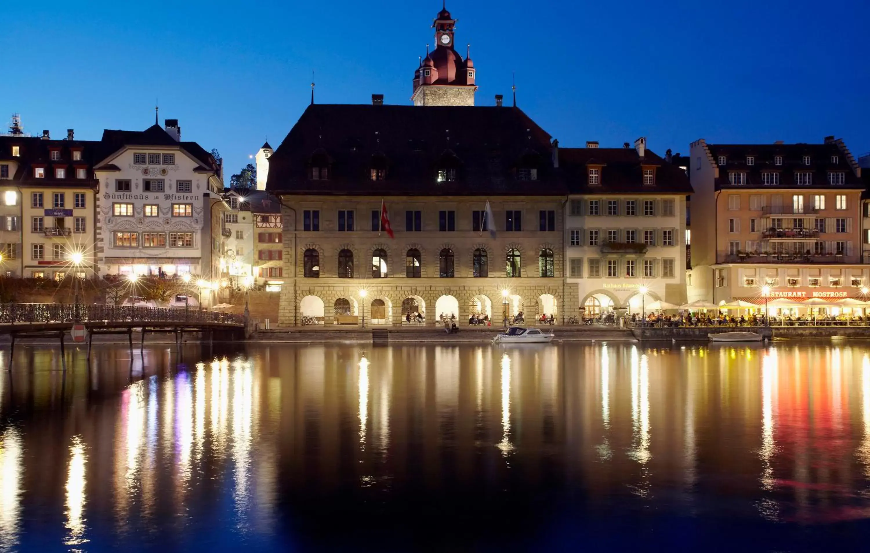 Property Building in Hotel Lestelle - self check-in