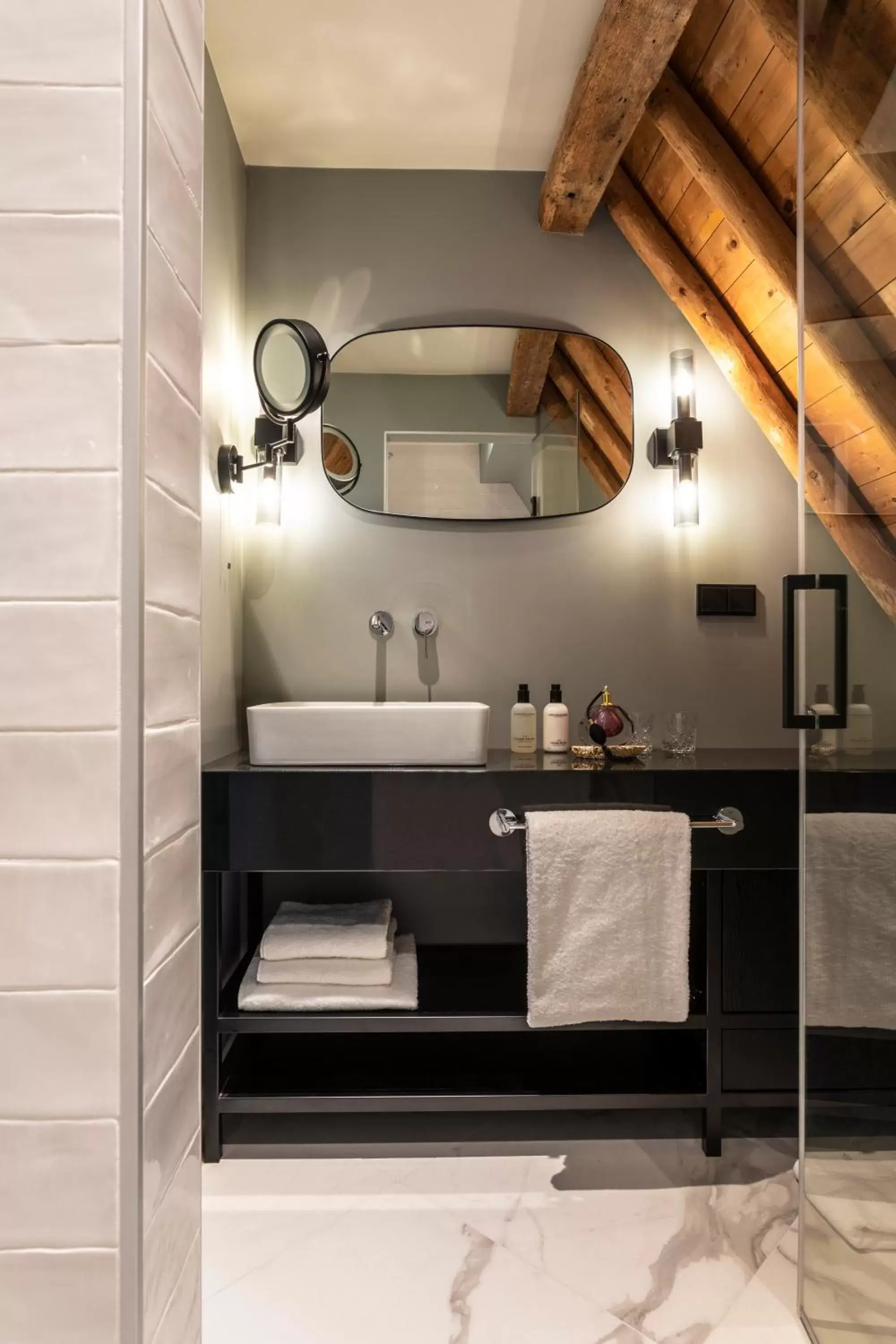 Property building, Bathroom in Poorter Boutique Hotel Brielle