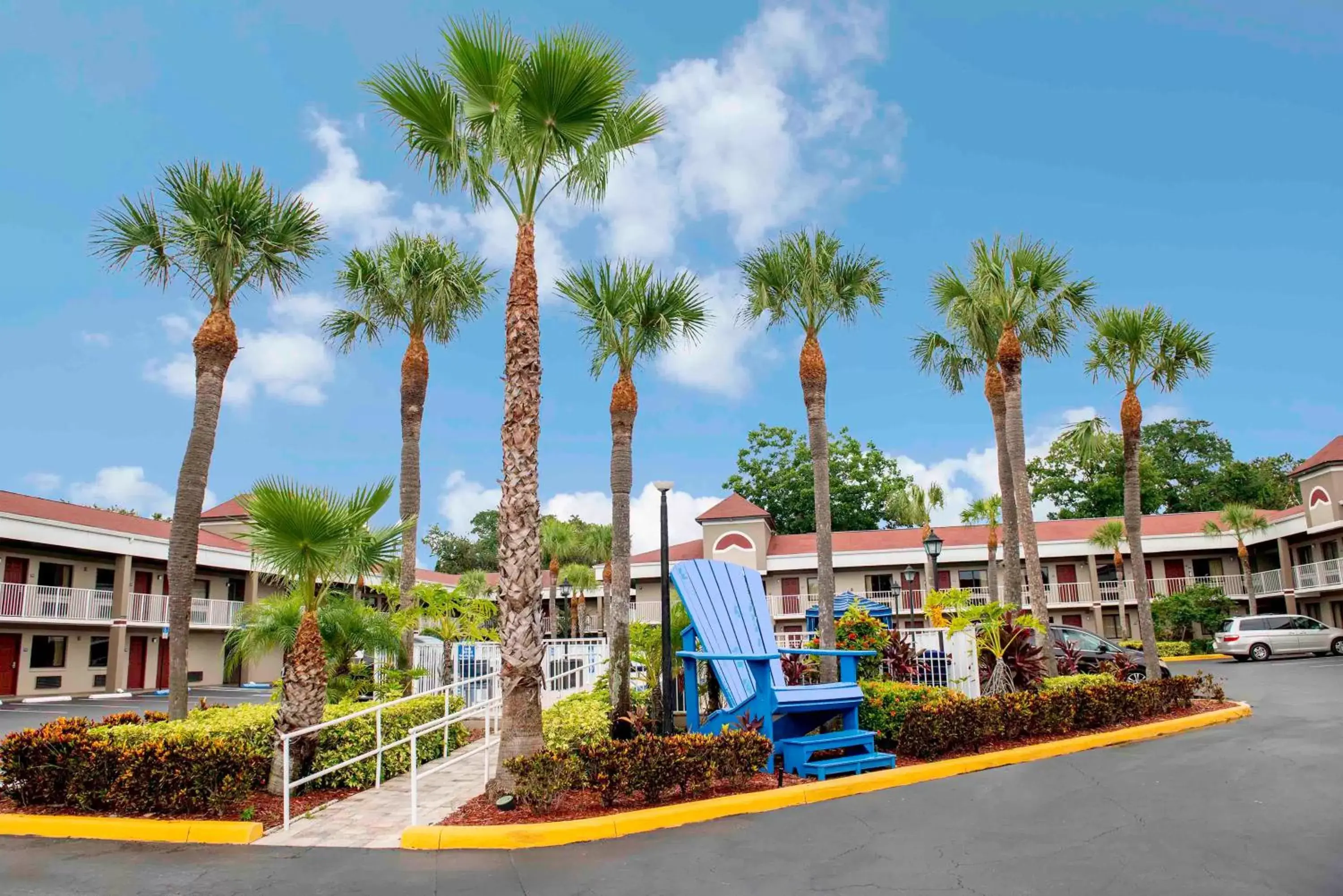 Street view, Children's Play Area in Hotel South Tampa & Suites