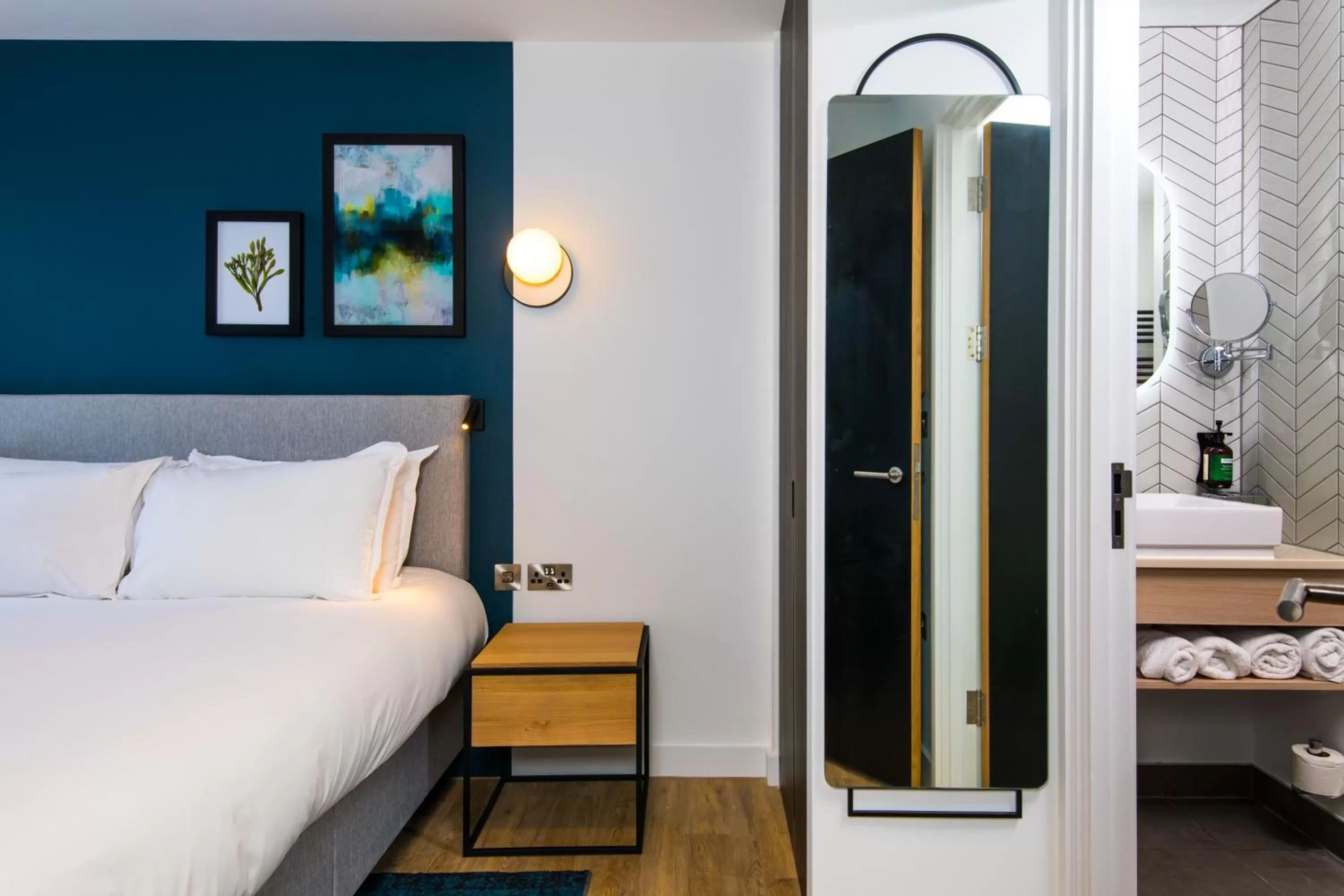 Bedroom, Bed in Staybridge Suites - Cardiff by IHG