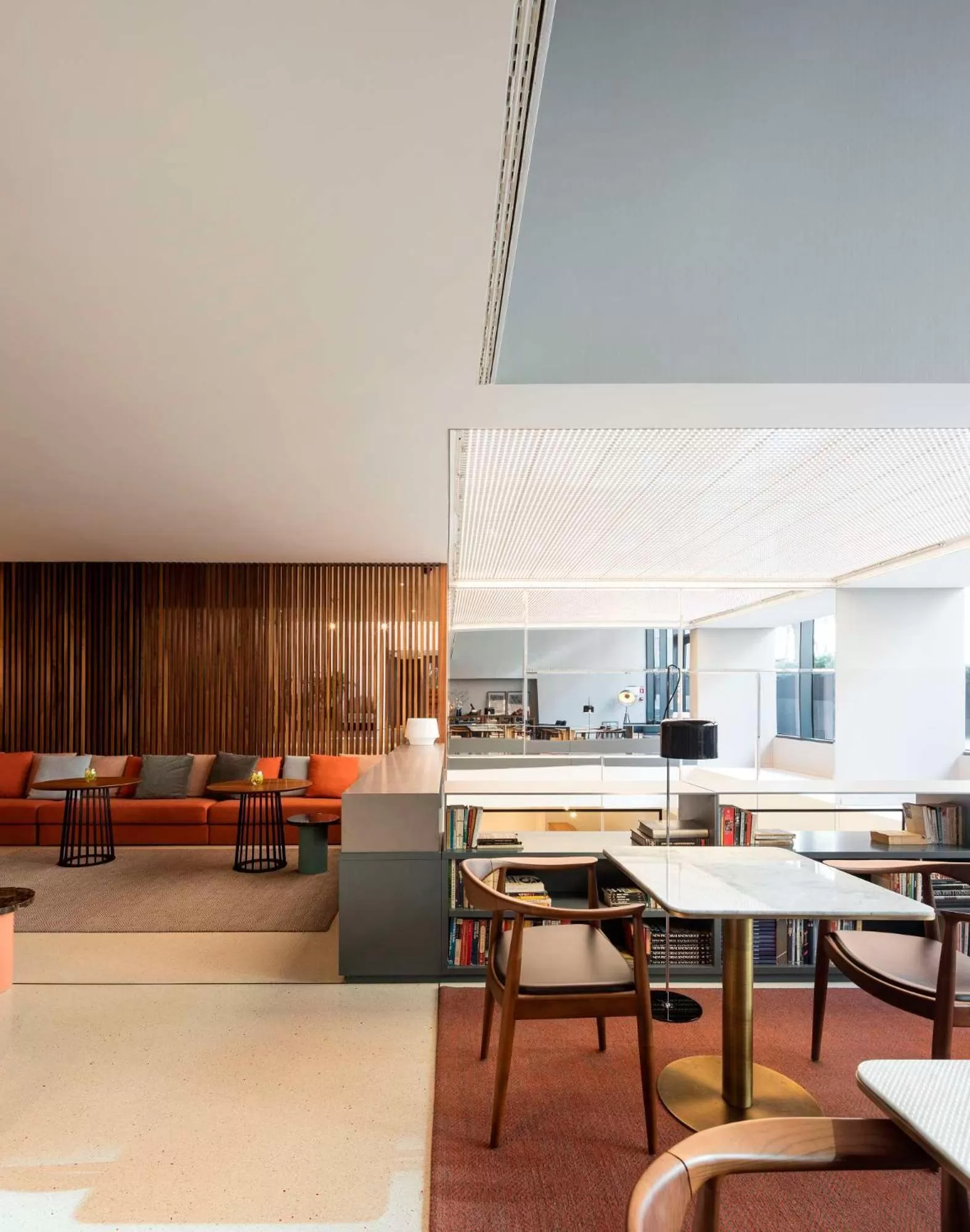 Restaurant/places to eat in Lux Lisboa Park