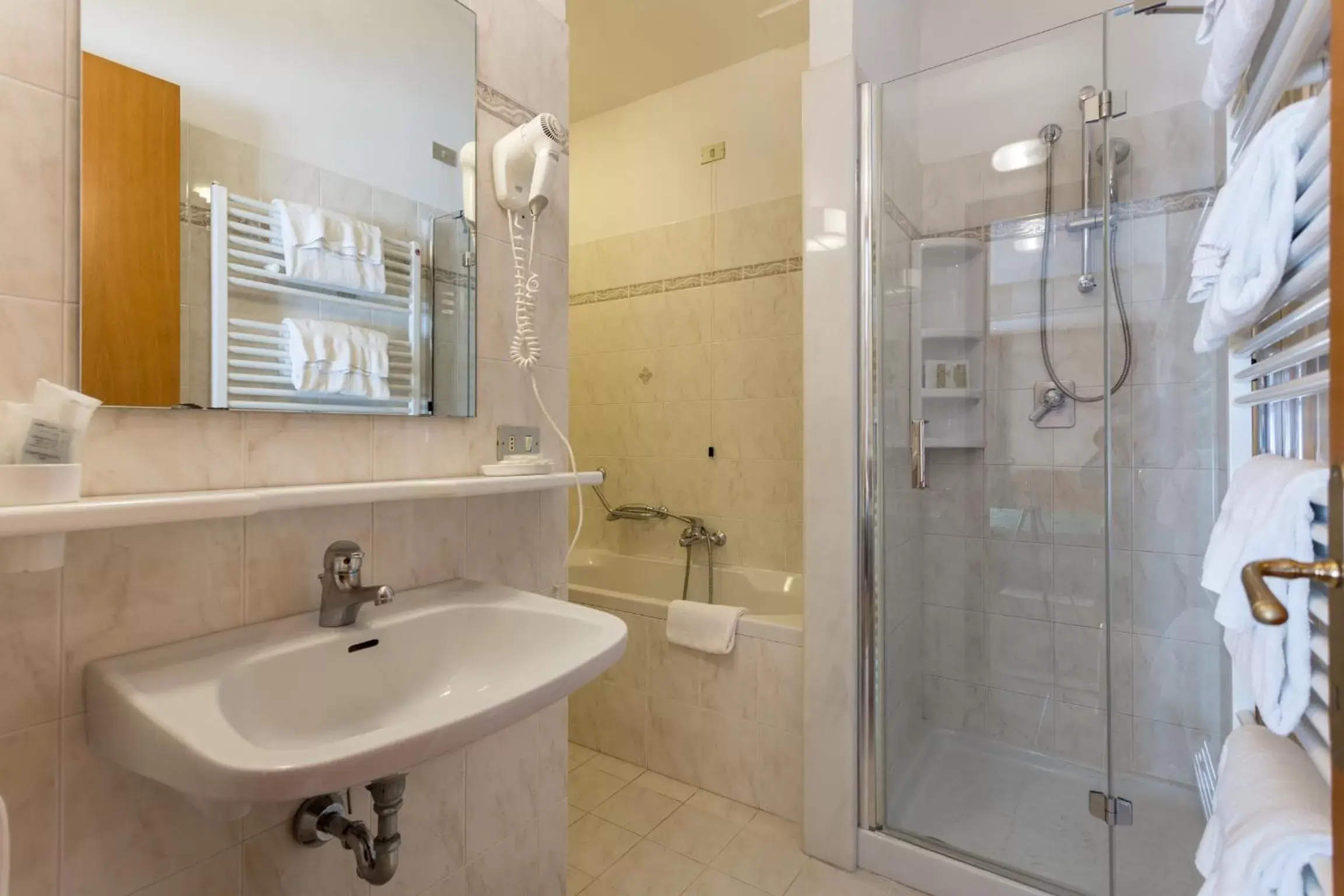 Bathroom in Hotel La Terrazza RESTAURANT & SPA