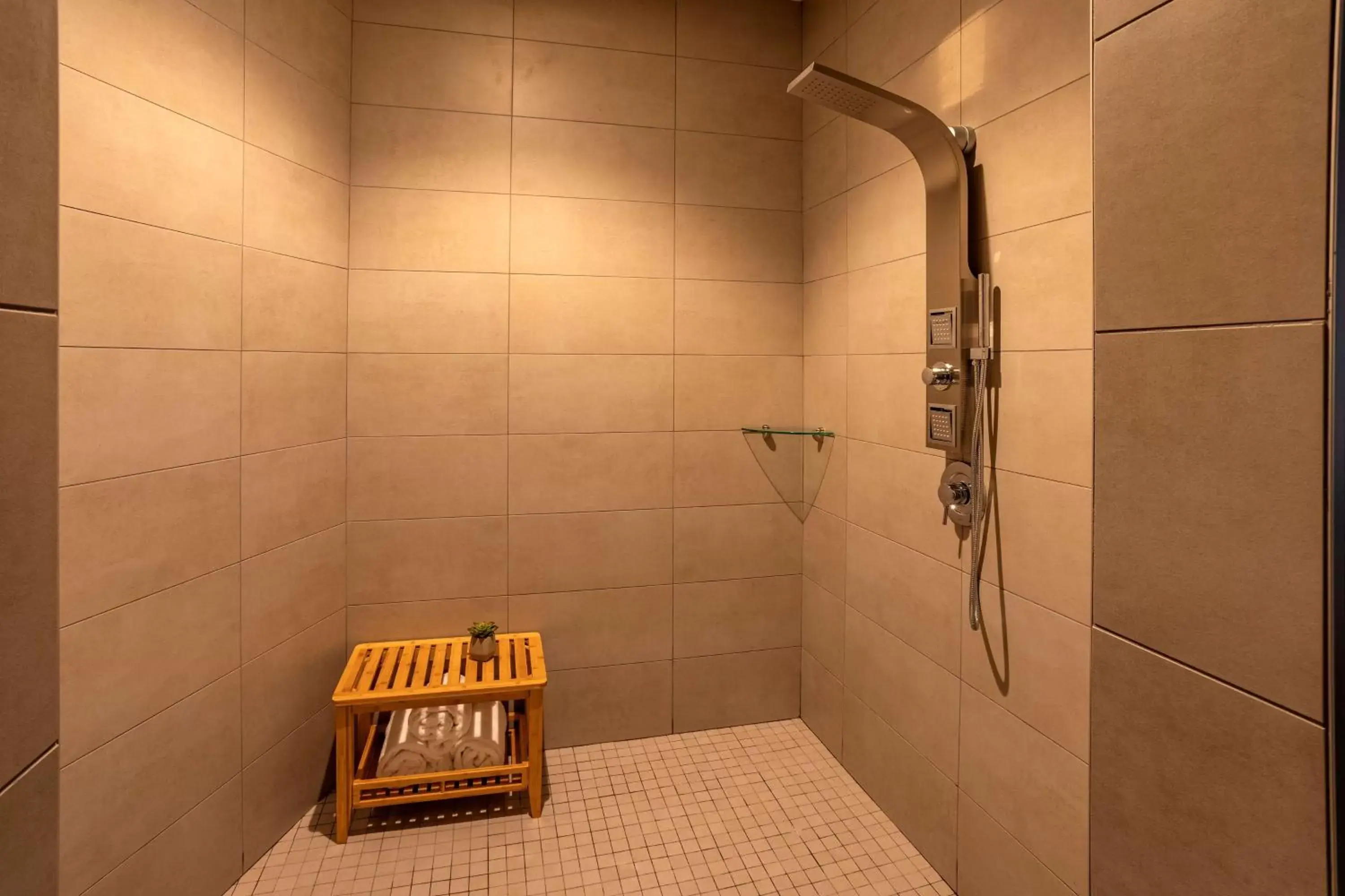 Bathroom in Hilton Garden Inn Redmond Town Center, Wa