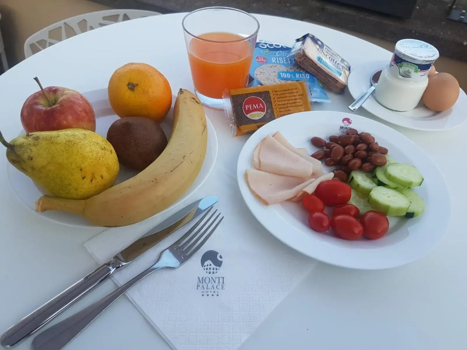Continental breakfast in Monti Palace Hotel