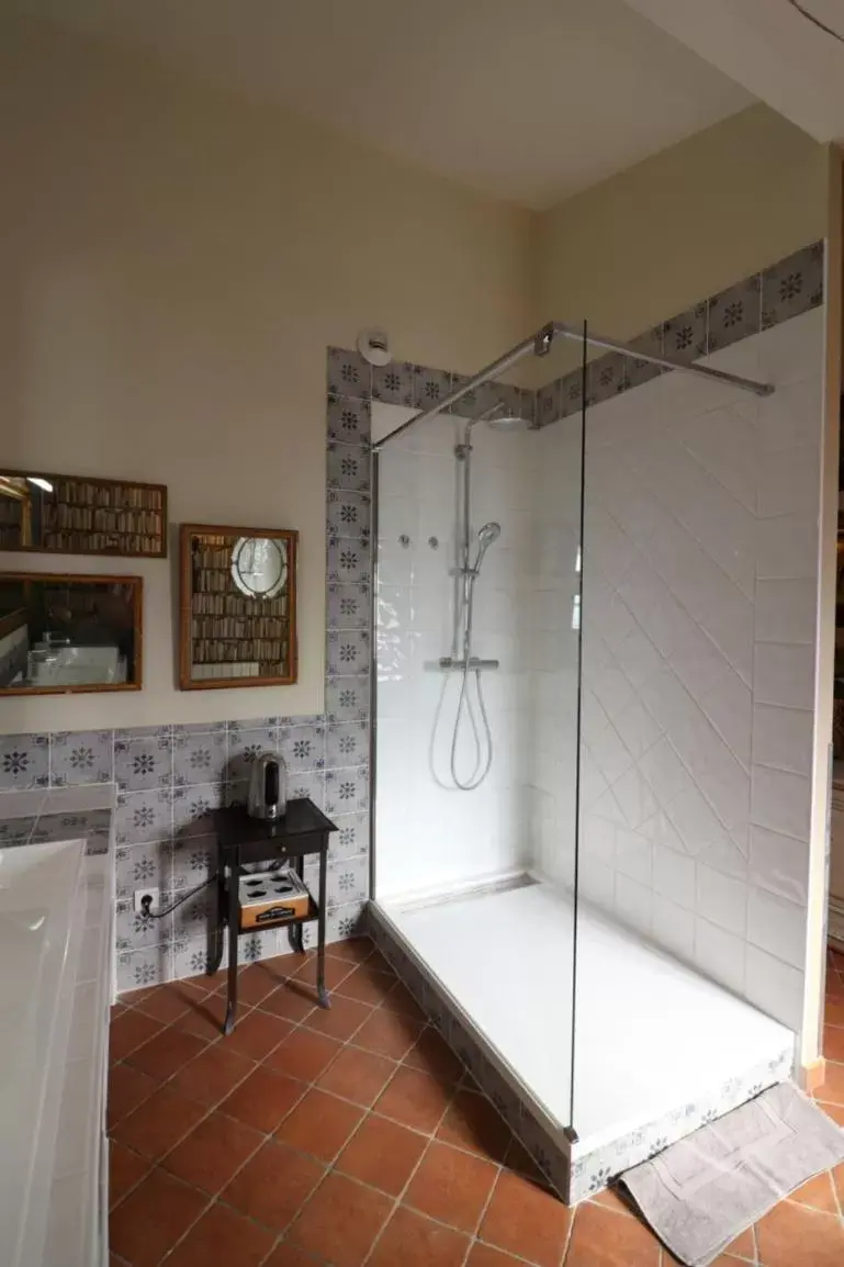 Shower, Bathroom in La Maison du Frene