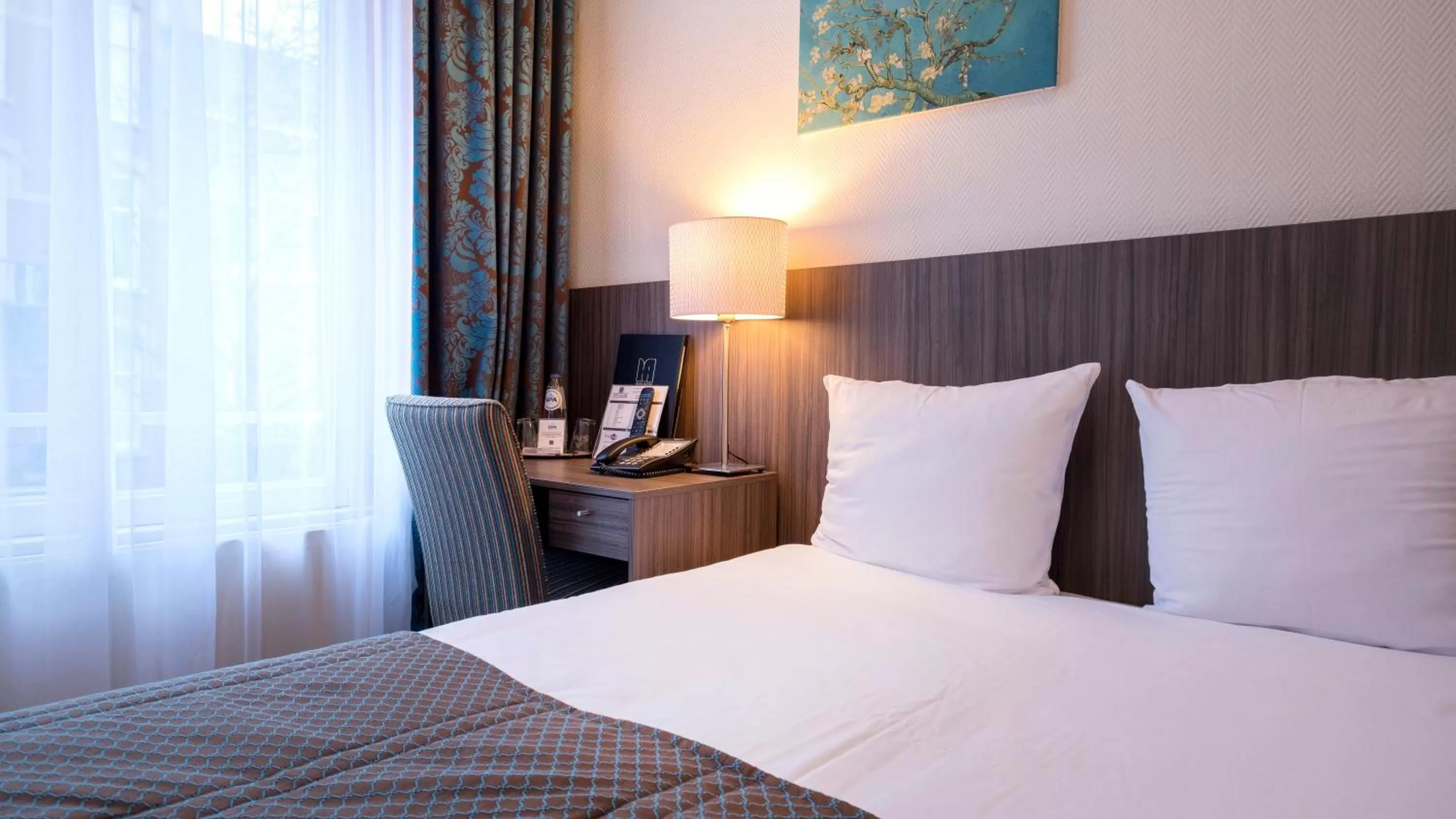 Bed in Hotel Aalders