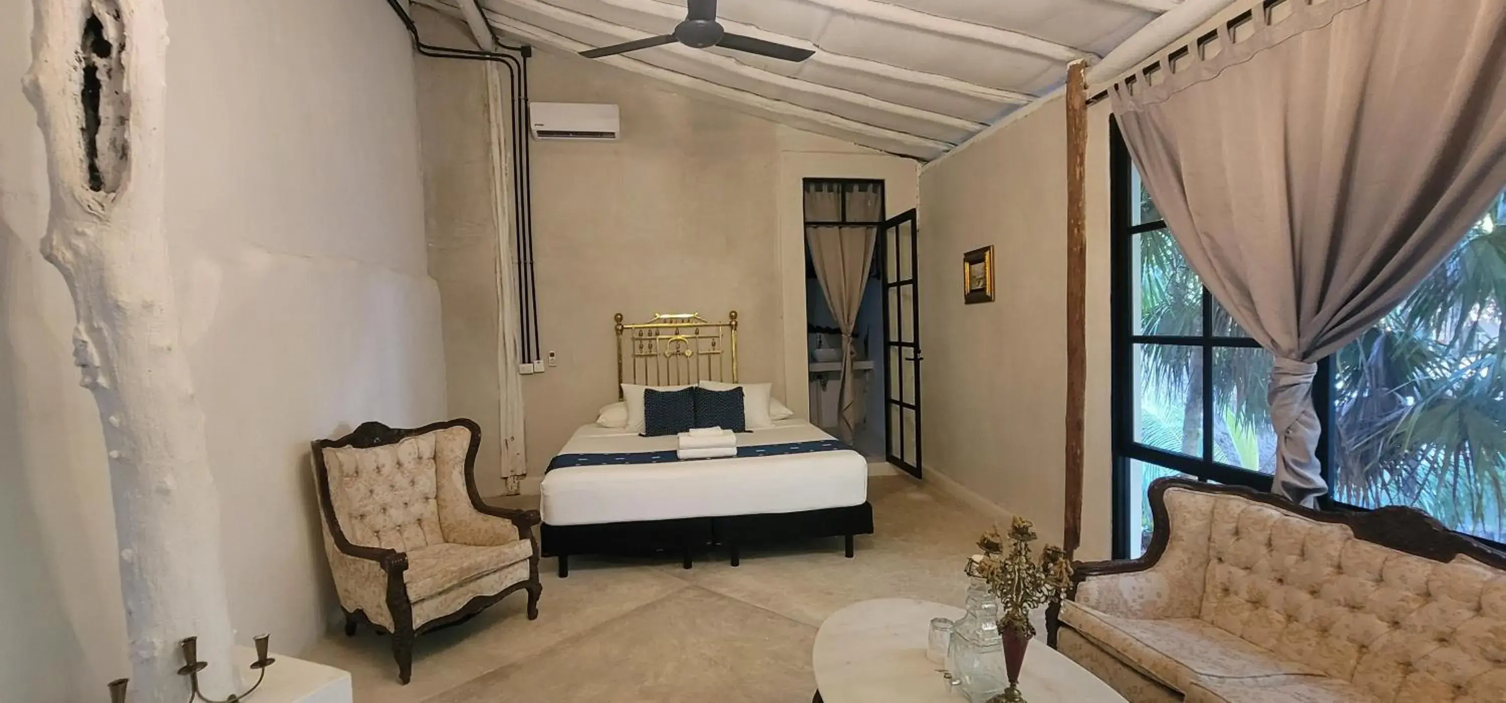 Superior King size with Balcony in Casa Ambar Tulum - Great location and access to a Private Cenote & Beach 2 Km Away - Adults Only Superior King size with Balcony in Casa Ambar Tulum - Great location and access to a Private Cenote & Beach 2 Km Away - Adults Only