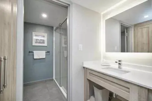 Bathroom in Vittoria Hotel & Suites