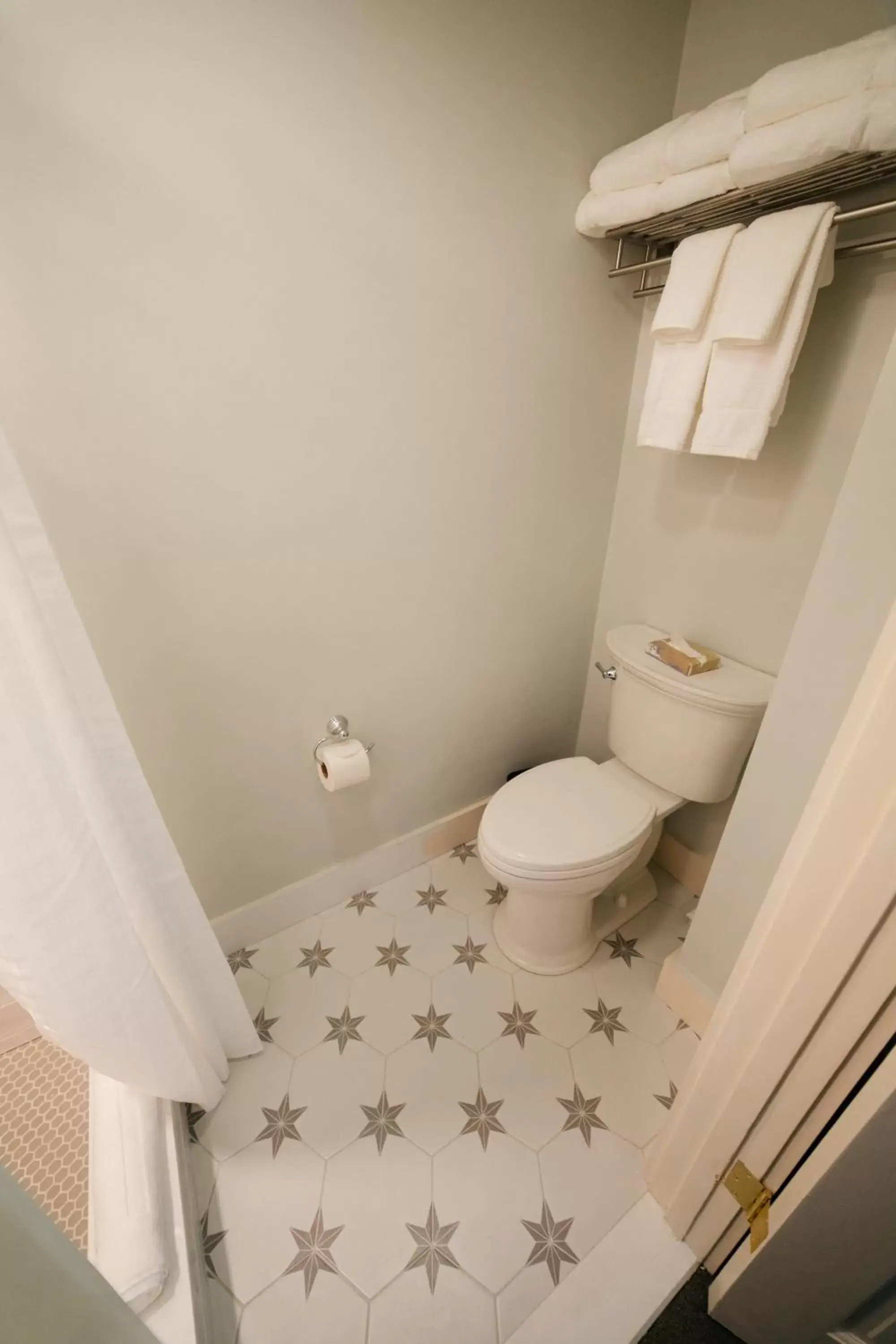 Bathroom in The General Stanton Inn