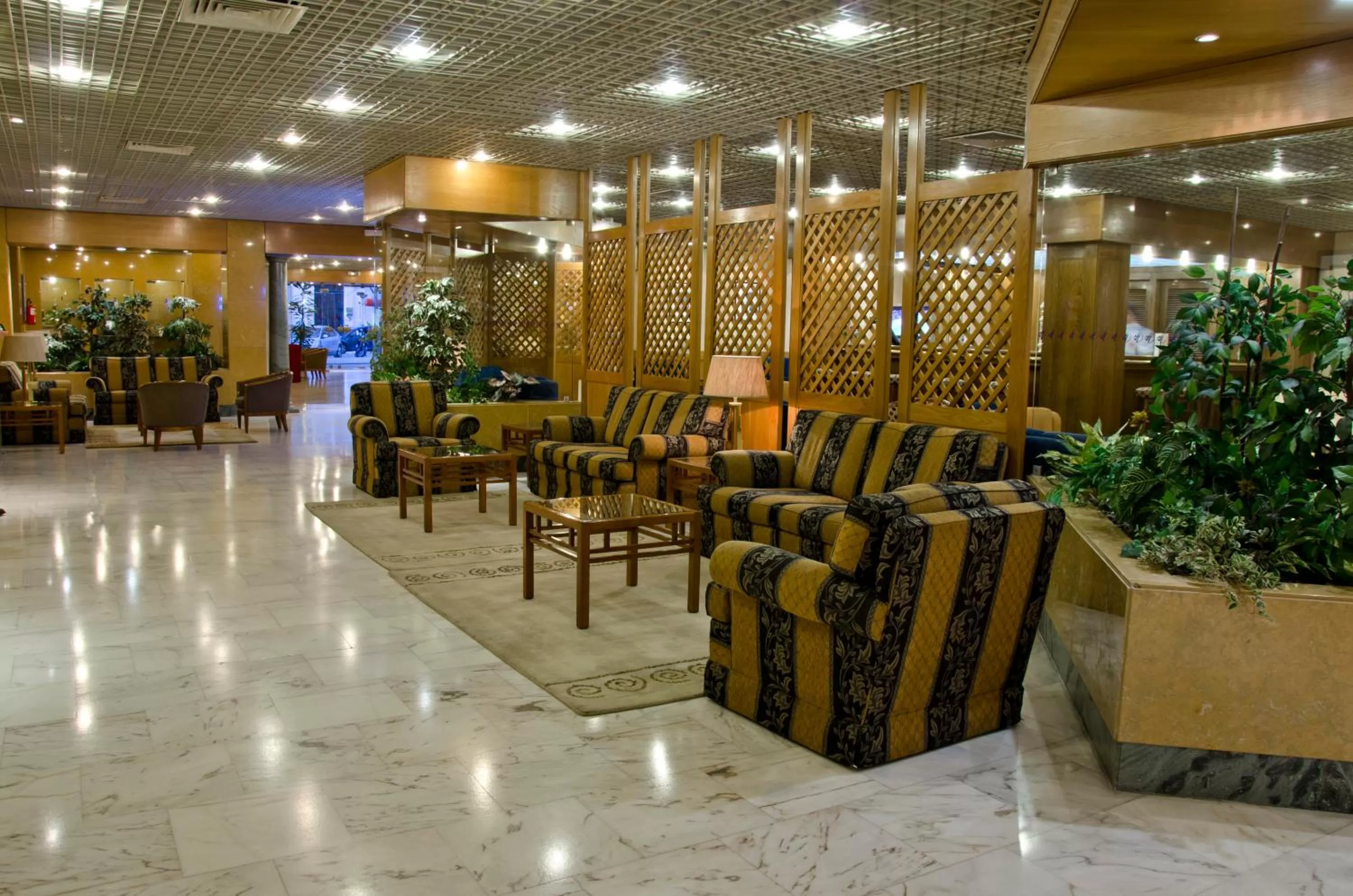 Lobby or reception in VIP Inn Berna Hotel