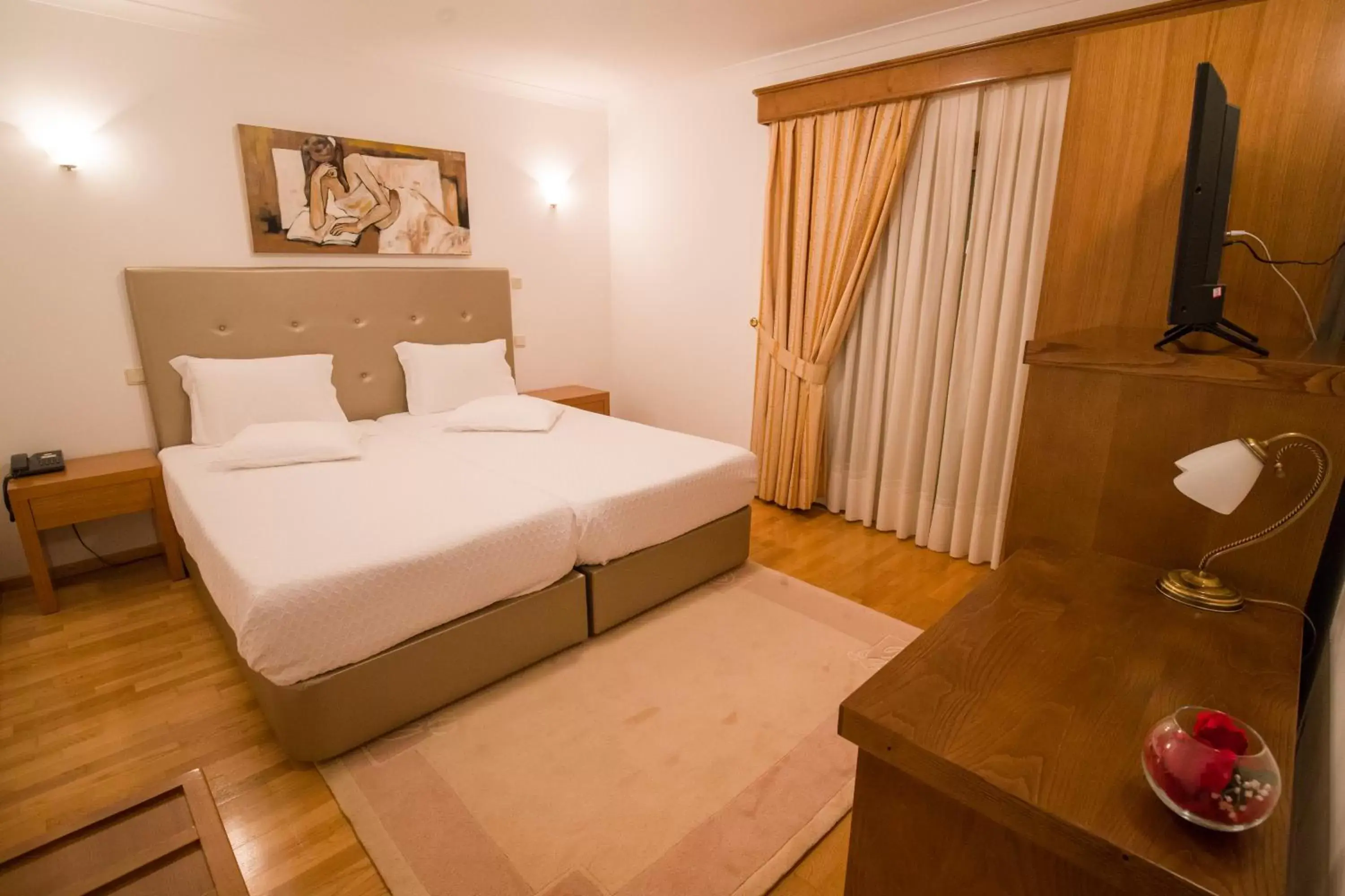 Bedroom, Bed in Hotel Estalagem Turismo