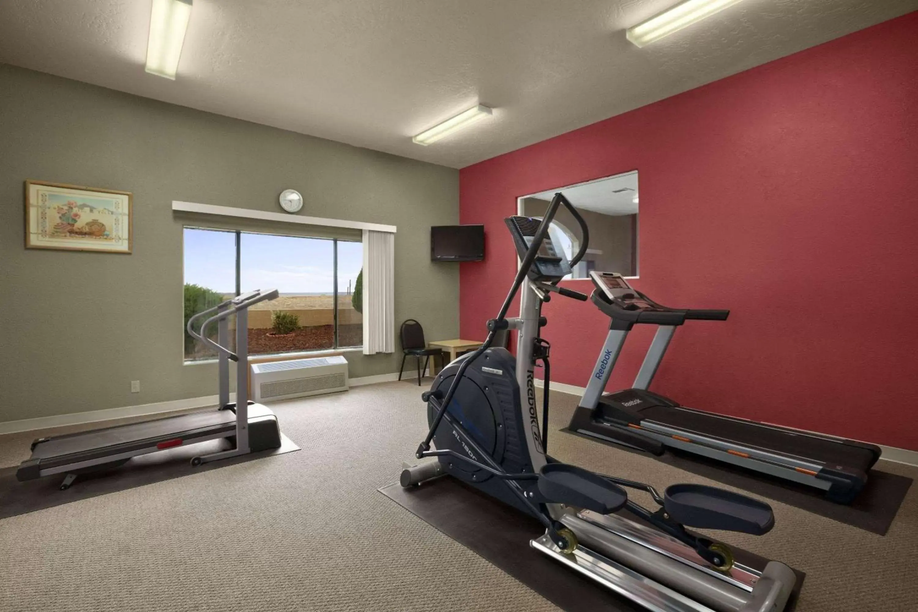 Fitness centre/facilities, Fitness Center/Facilities in Howard Johnson by Wyndham Holbrook