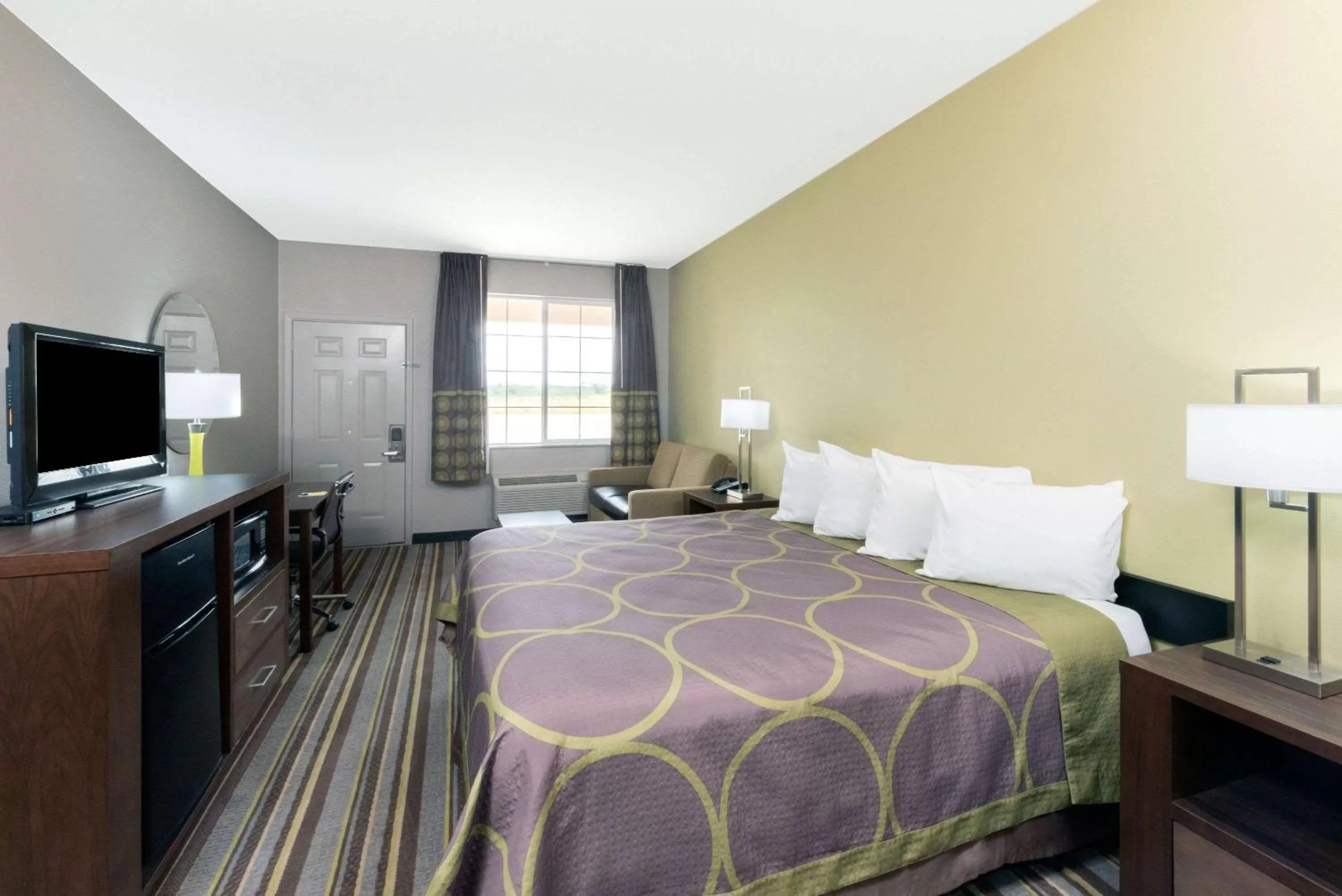 Photo of the whole room in Super 8 by Wyndham Colorado City