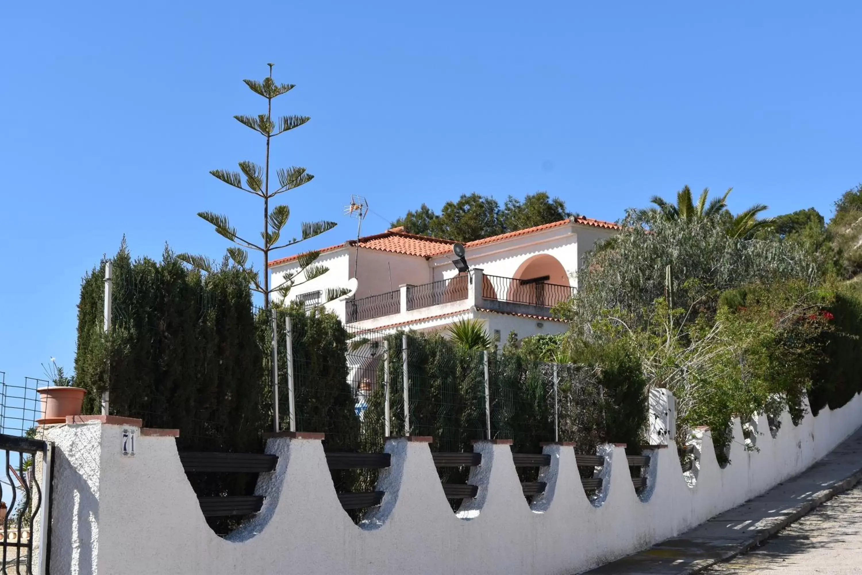 Facade/entrance, Property Building in Casa Loro Loco B&B