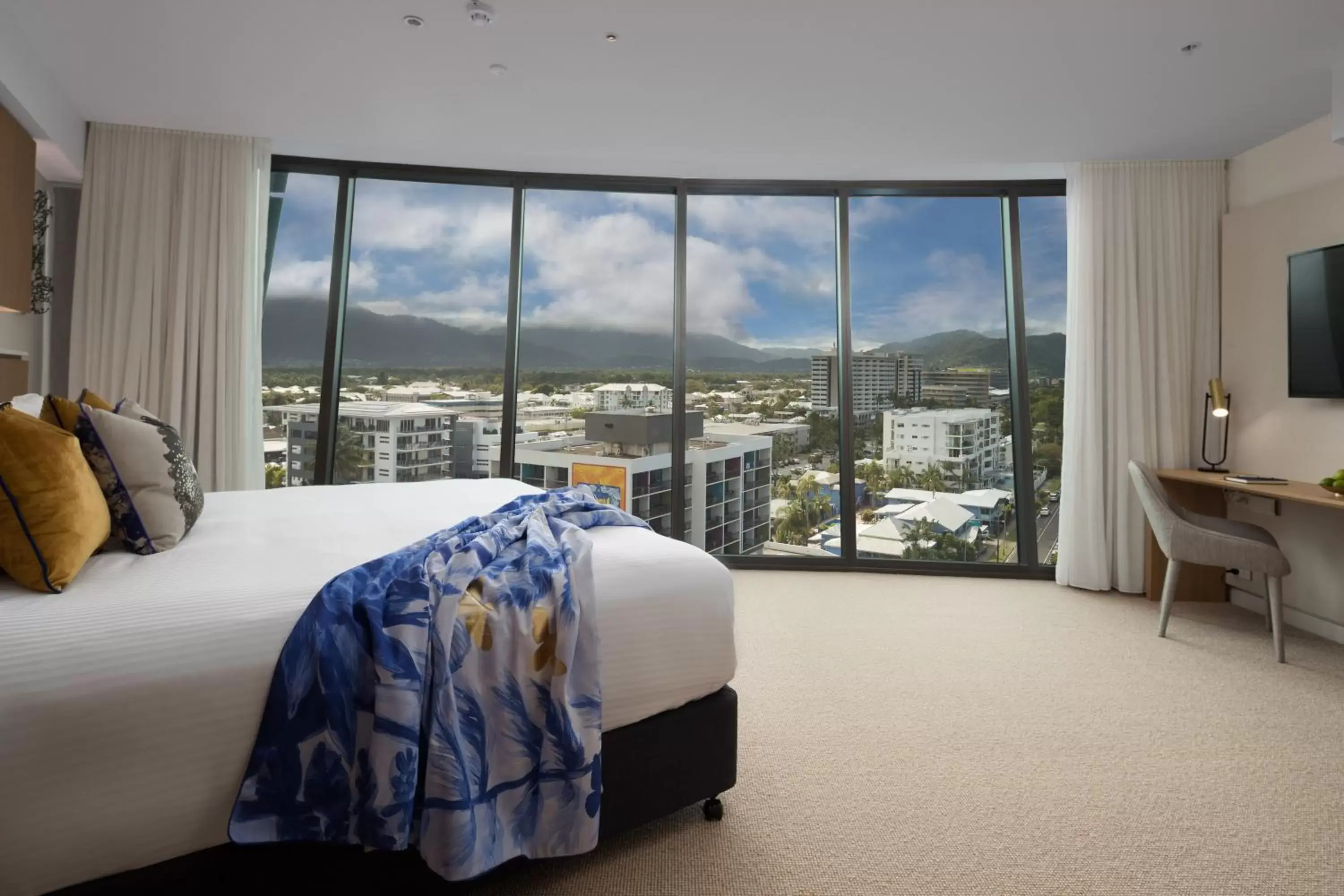 King Room with City View - Urban in Crystalbrook Riley