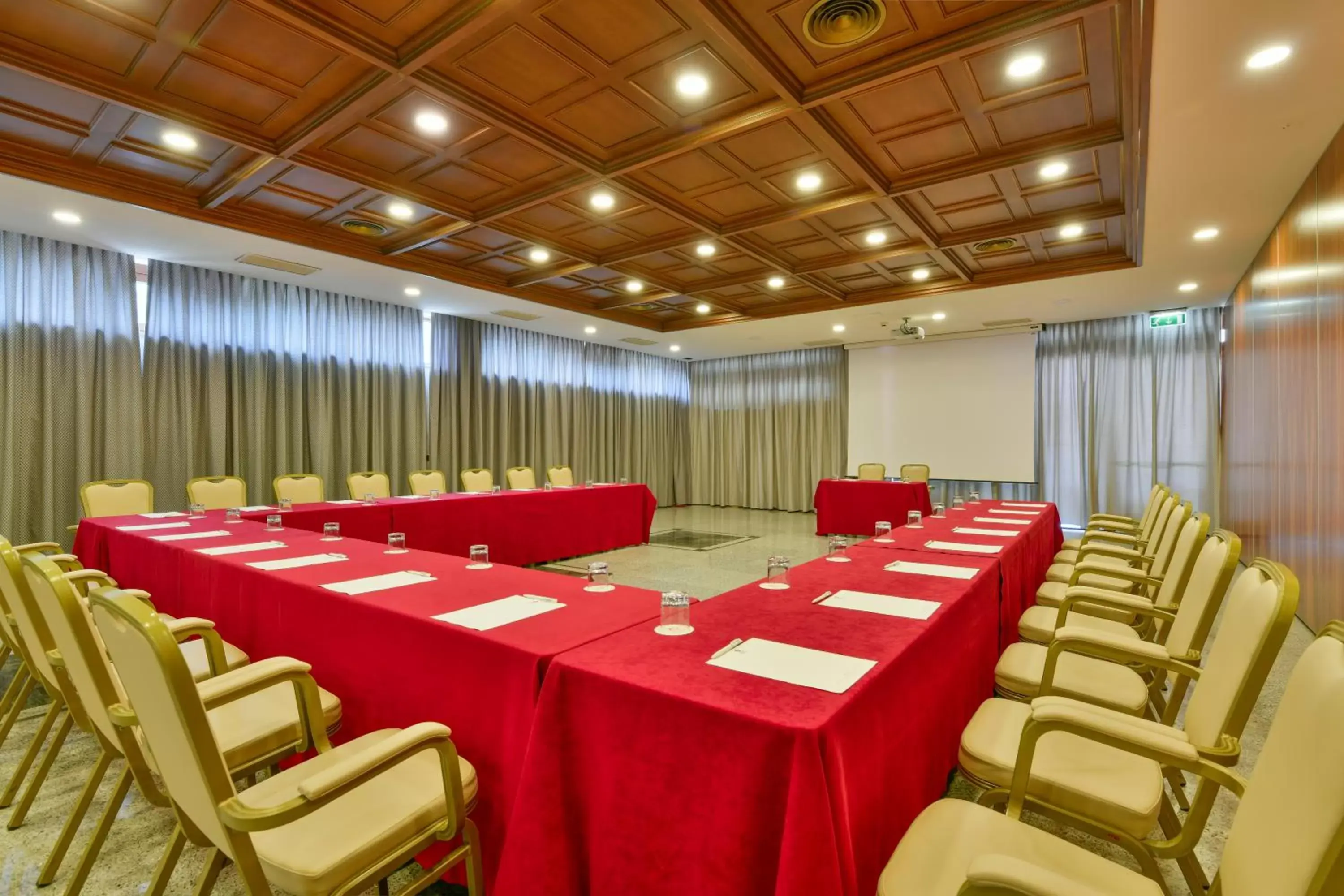 Business facilities in Best Western Hotel Ferrari