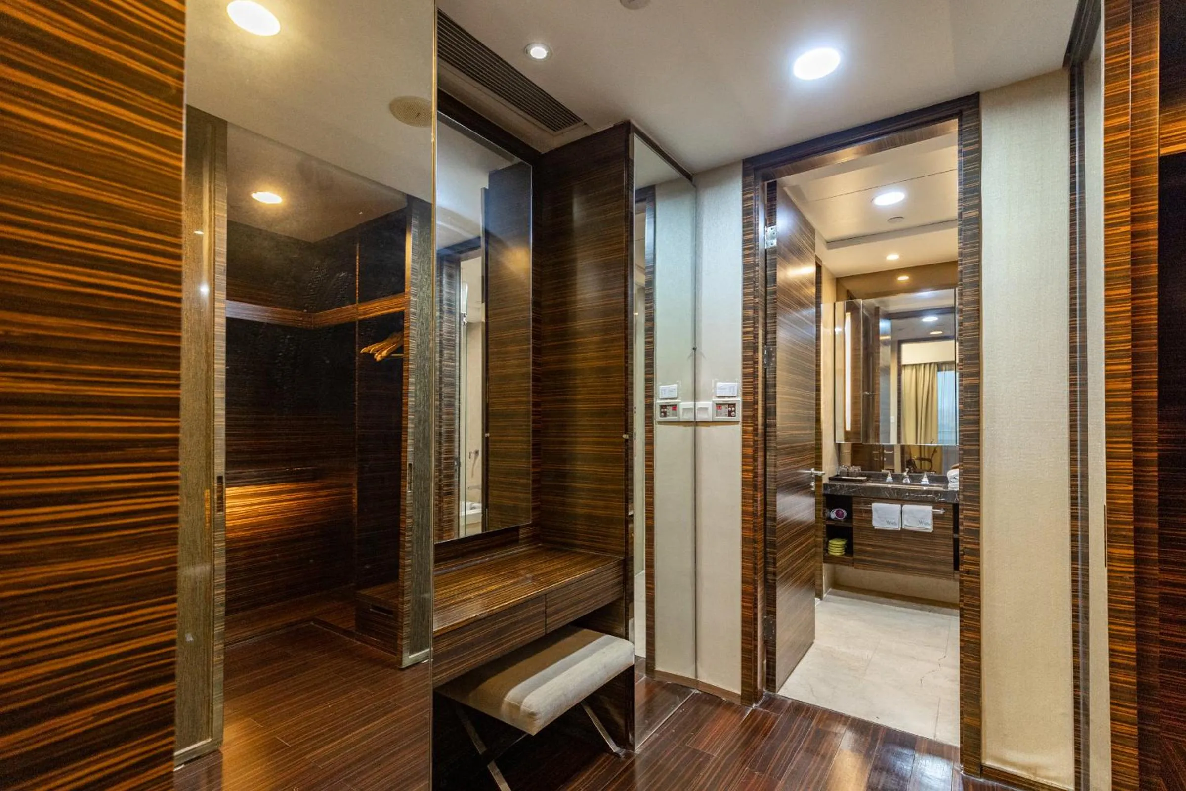 Guangzhou Xing Yi International Apartment - Poly World Branch