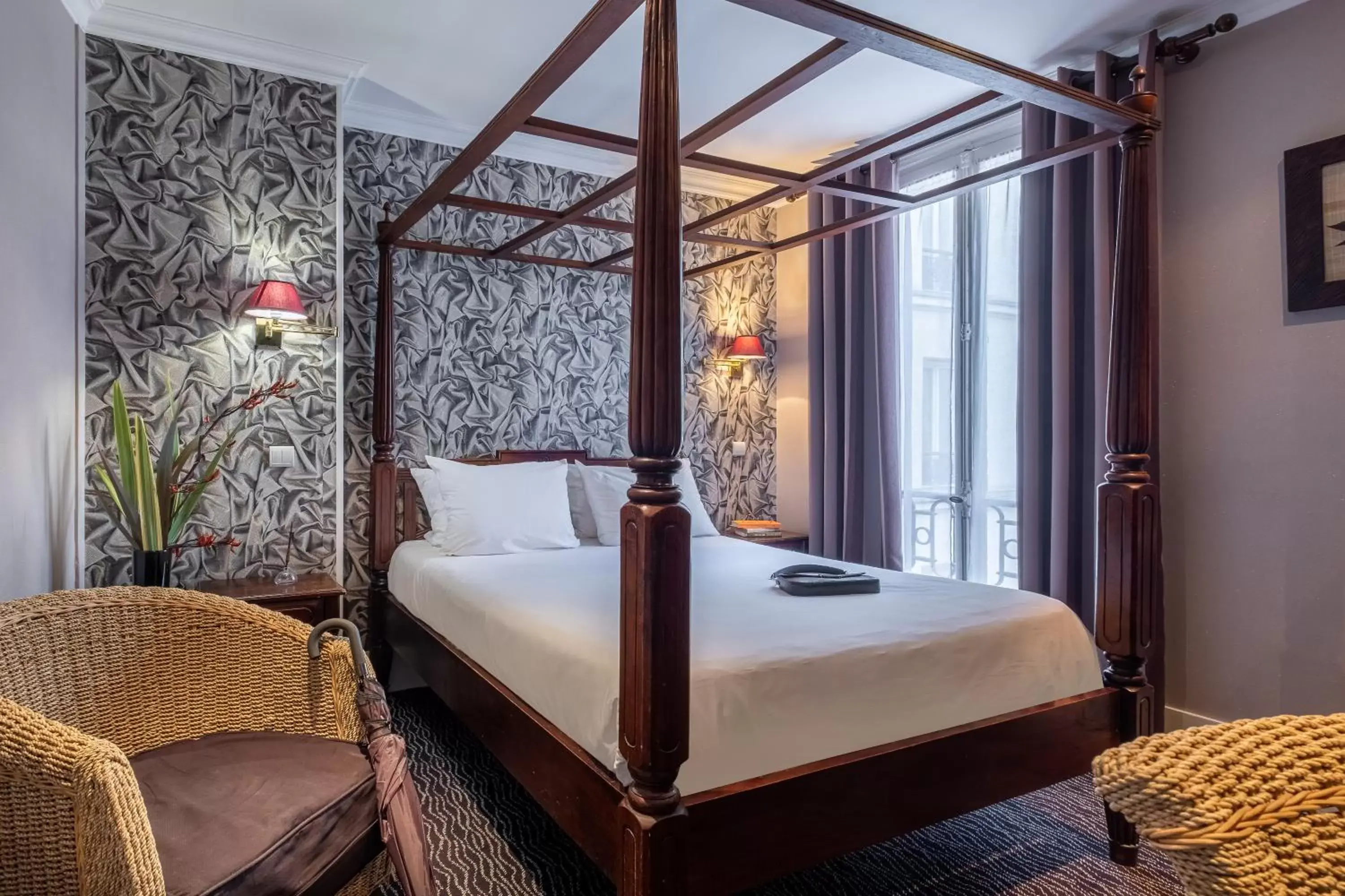 Bedroom, Bed in Hotel London