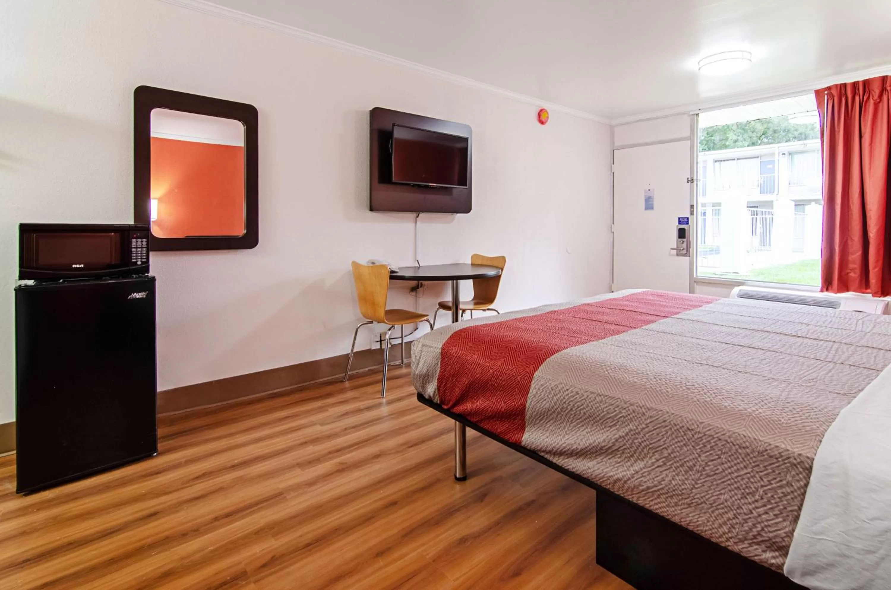 TV and multimedia, Bed in Motel 6-Bay Minette, AL