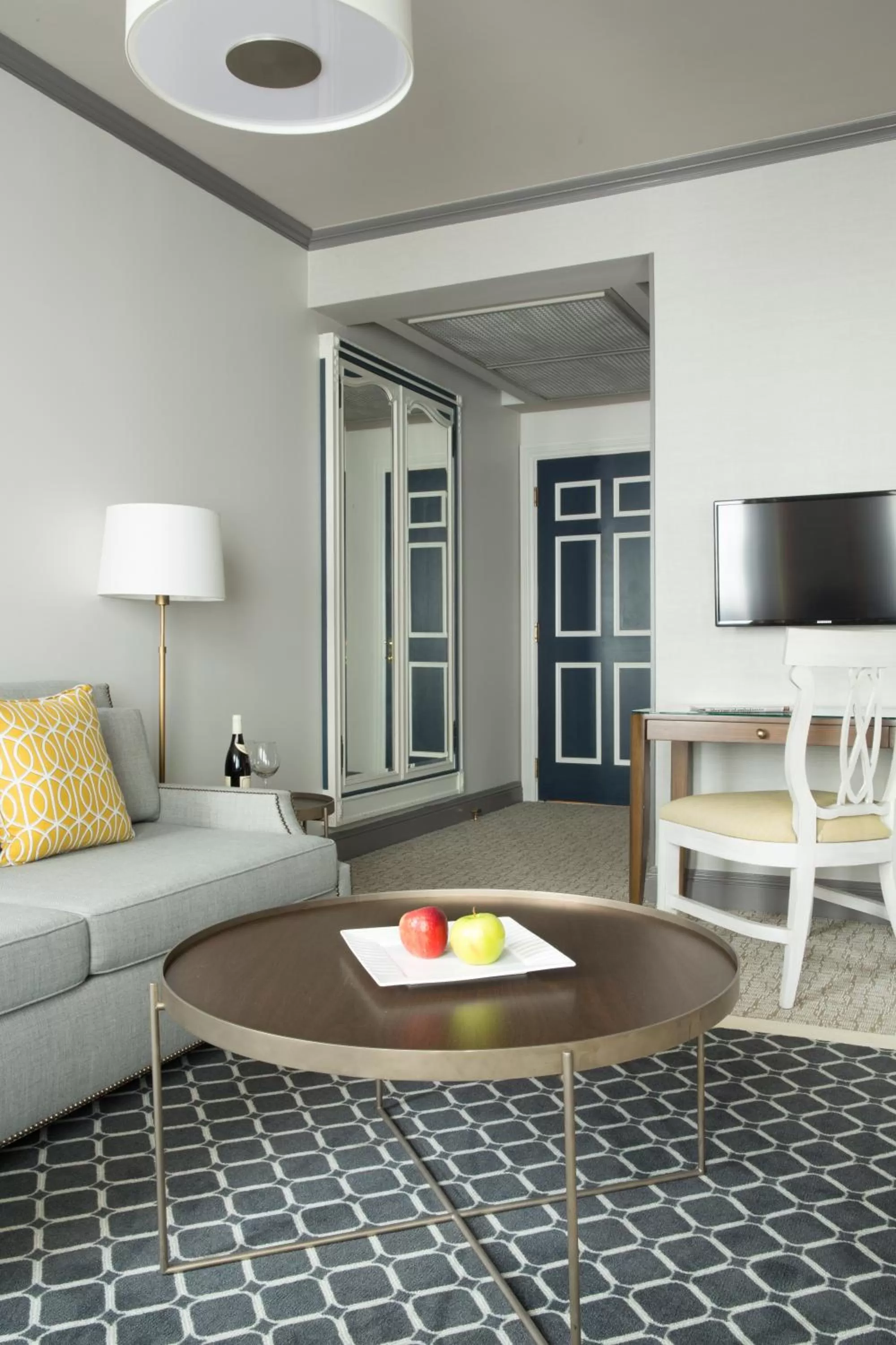 Seating area in Warwick San Francisco