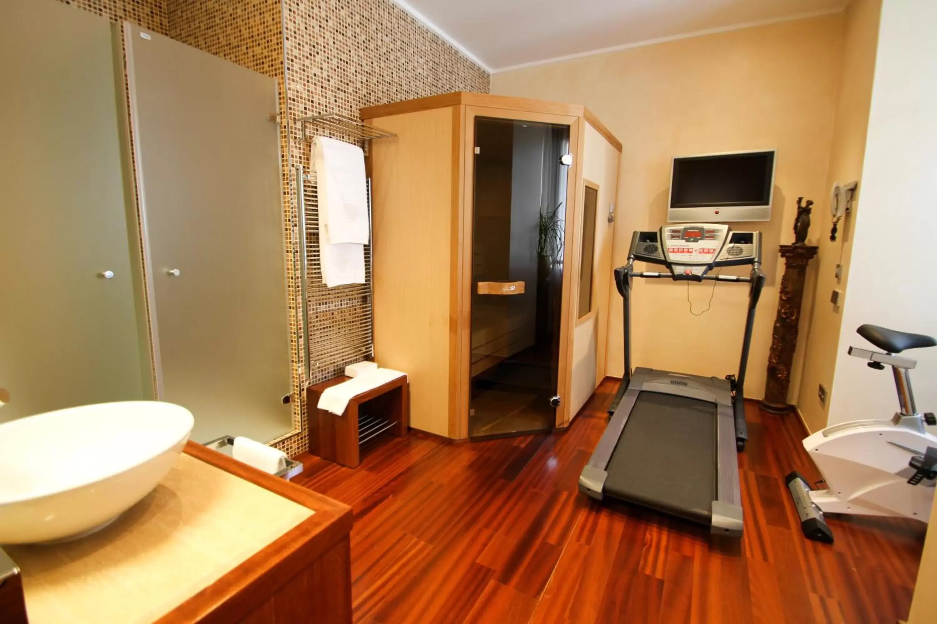 Photo of the whole room, Bathroom in Mirador de Dalt Vila-Relais & Chateaux