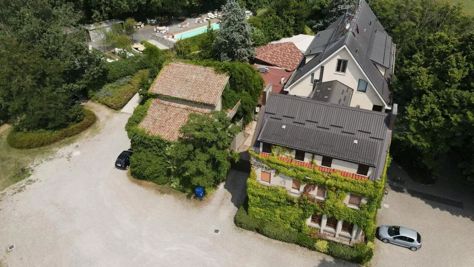 Bird's eye view, Bird's-eye View in Country Hotel Le Querce