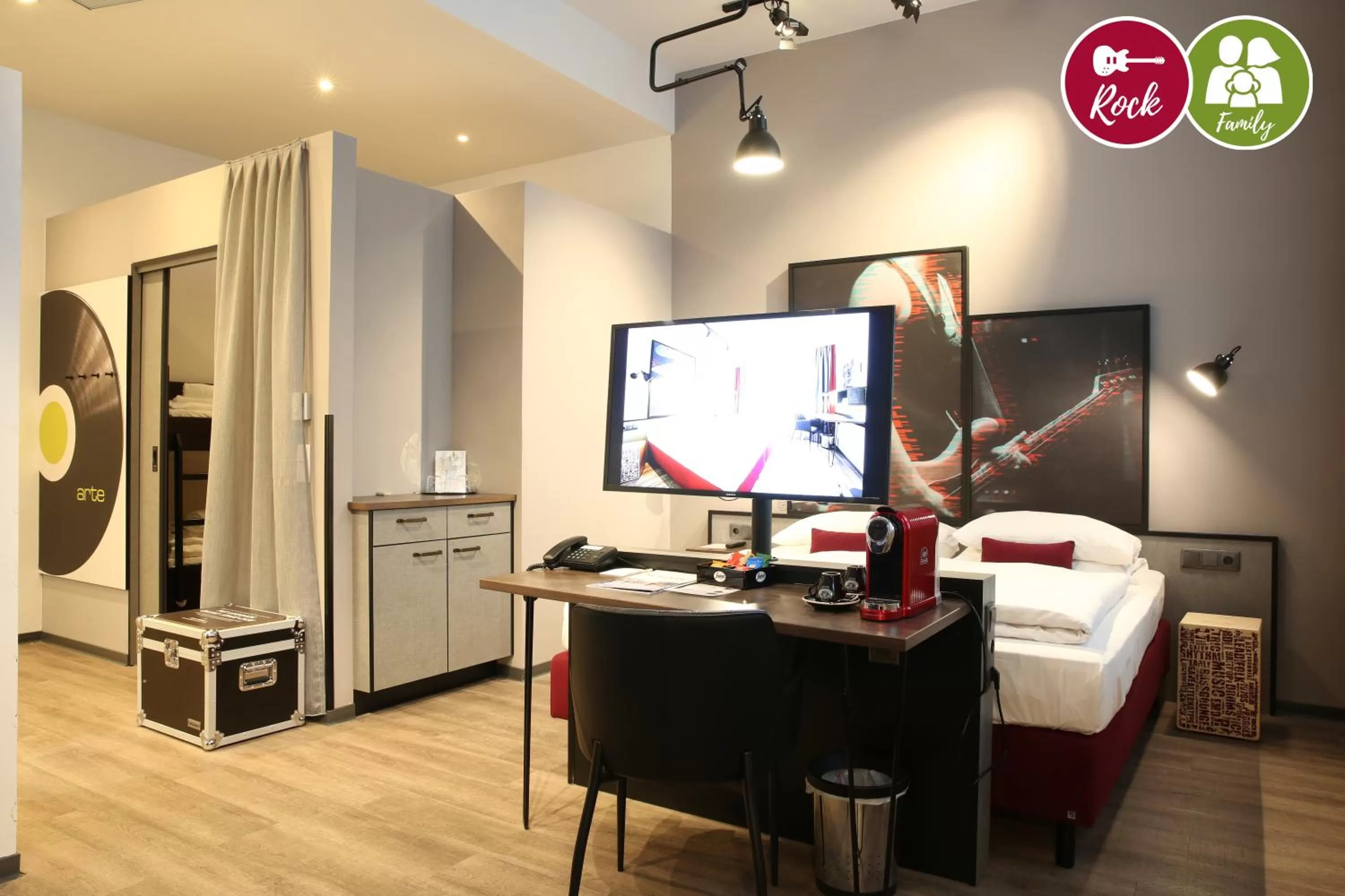 Bedroom in arte Hotel Wien Stadthalle