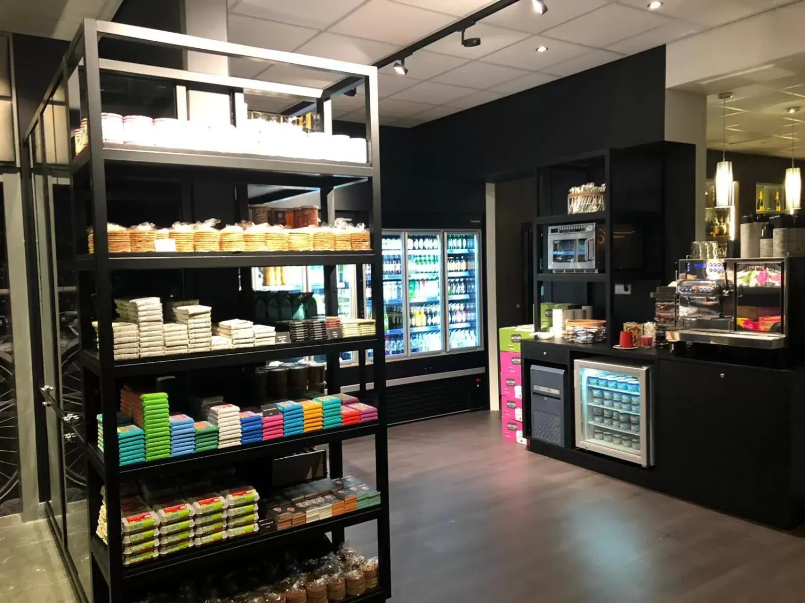 On-site shops, Supermarket/Shops in Ramada by Wyndham Amsterdam Airport Schiphol