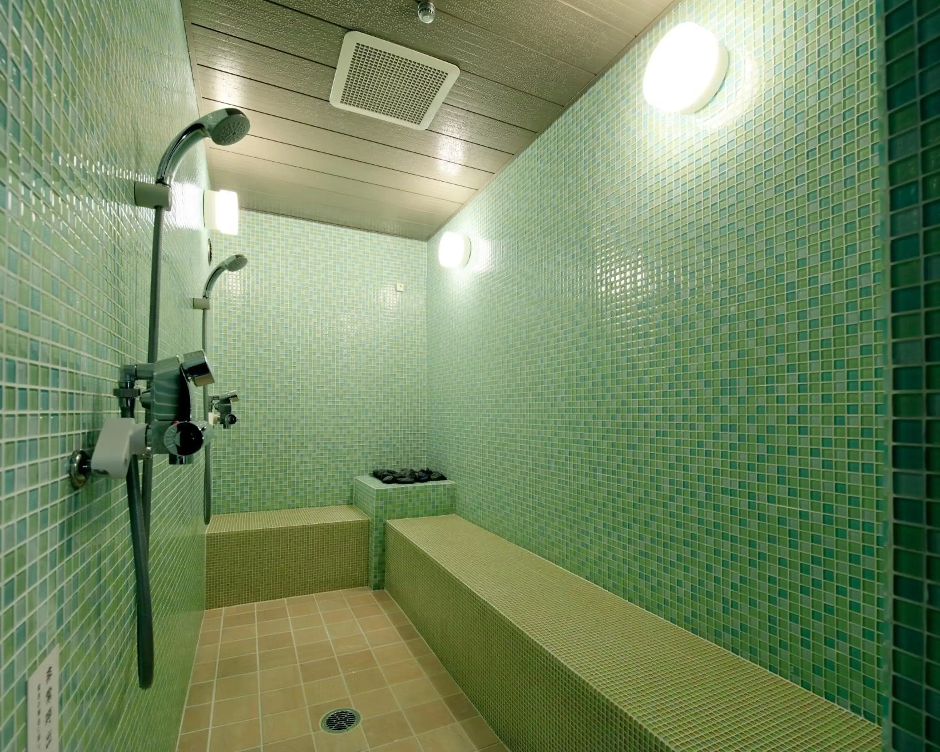 Steam room, Bathroom in Candeo Hotels Kobe Tor Road