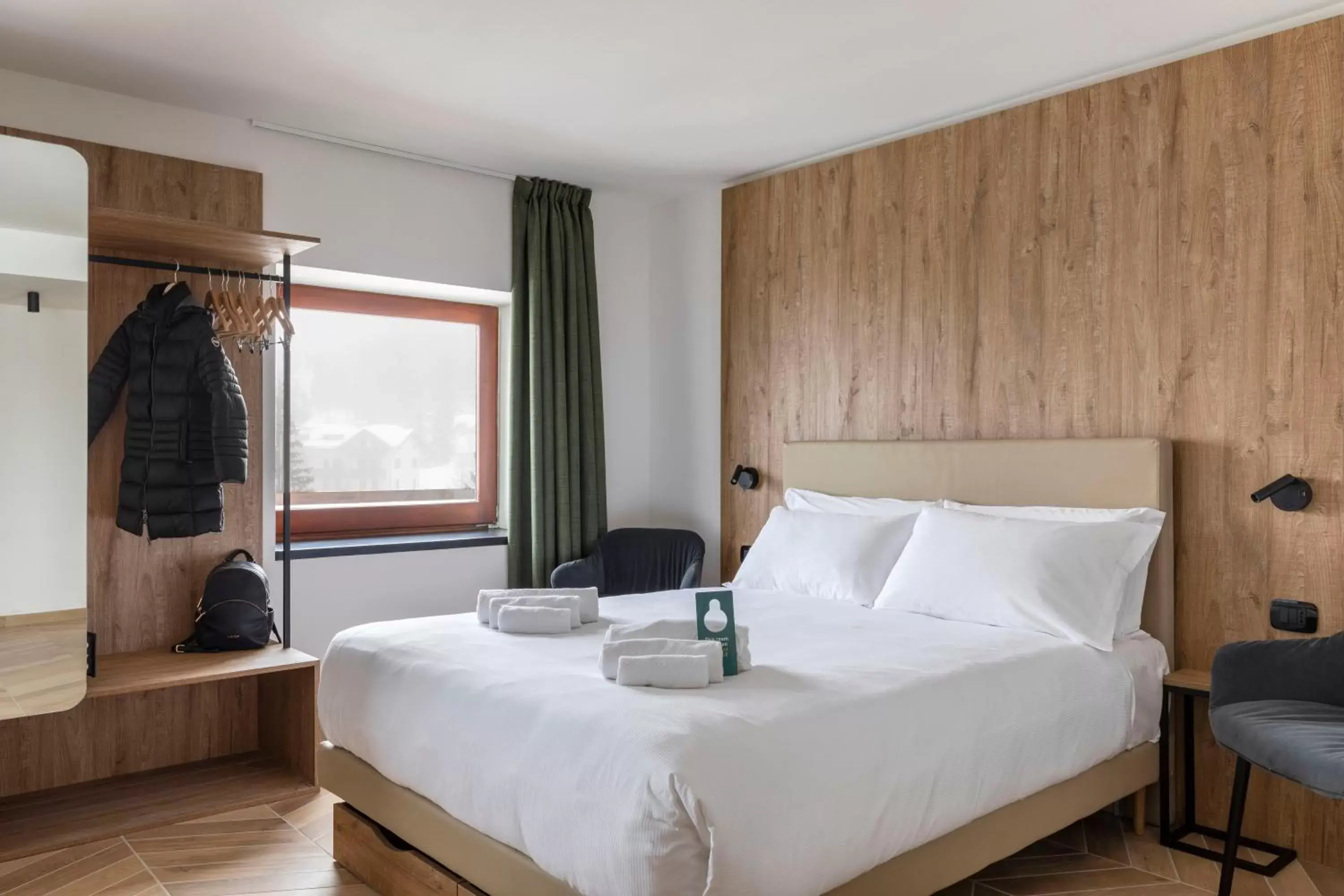 Double Room with Mountain View in B&B Hotel Passo Tre Croci Cortina Double Room with Mountain View in B&B Hotel Passo Tre Croci Cortina