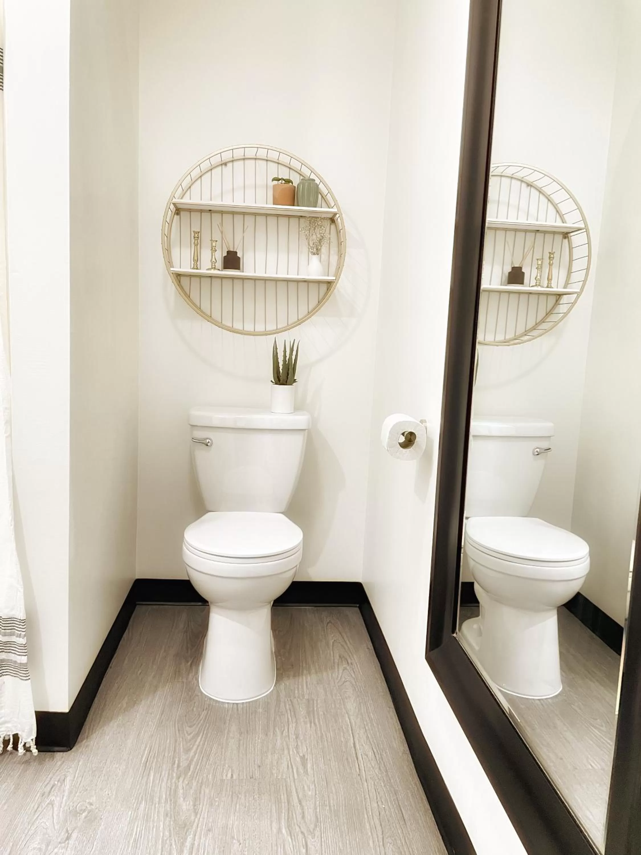 Toilet in The Shack Inn