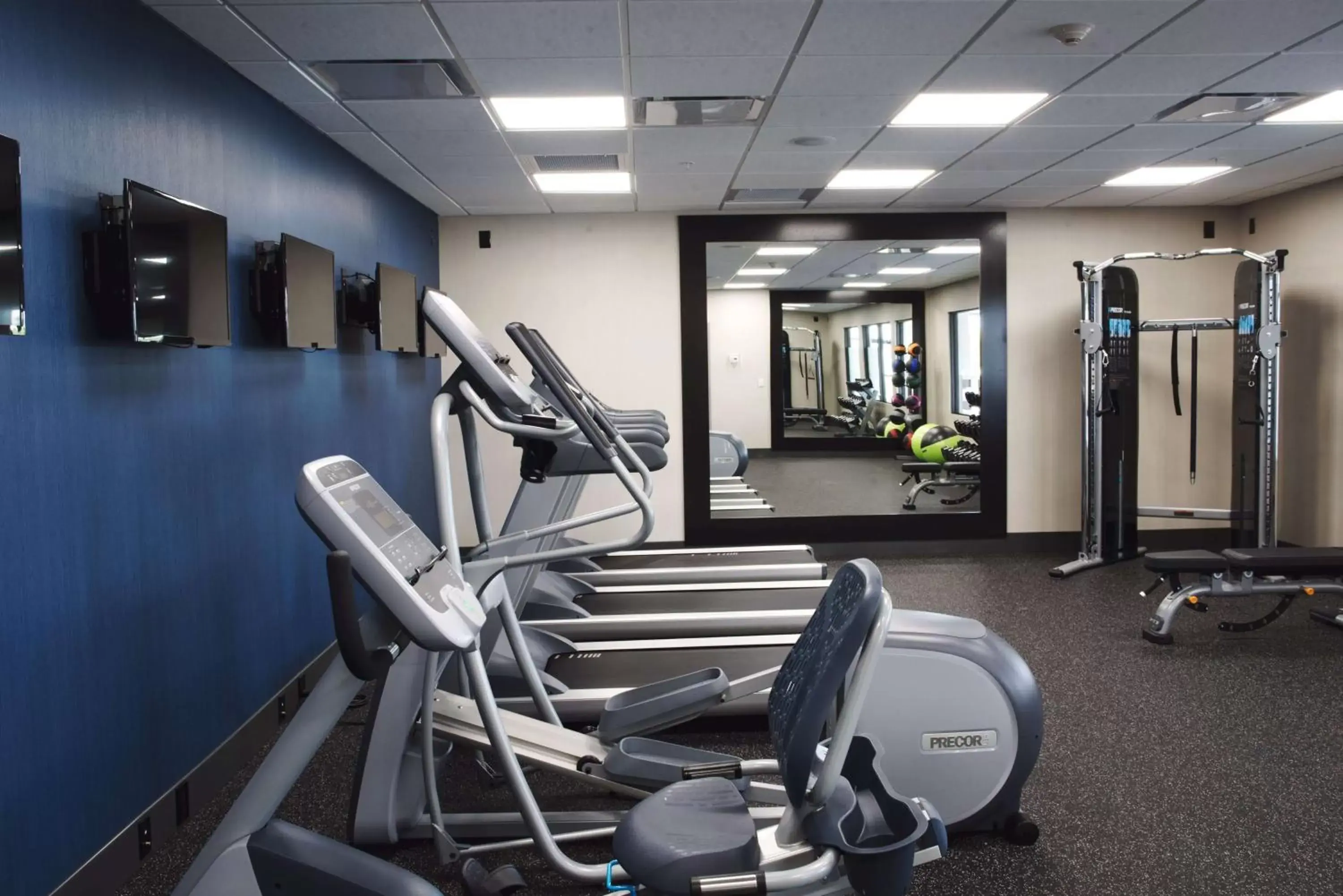 Fitness centre/facilities, Fitness Center/Facilities in Hampton Inn By Hilton - Suites Des Moines-Urbandale IA