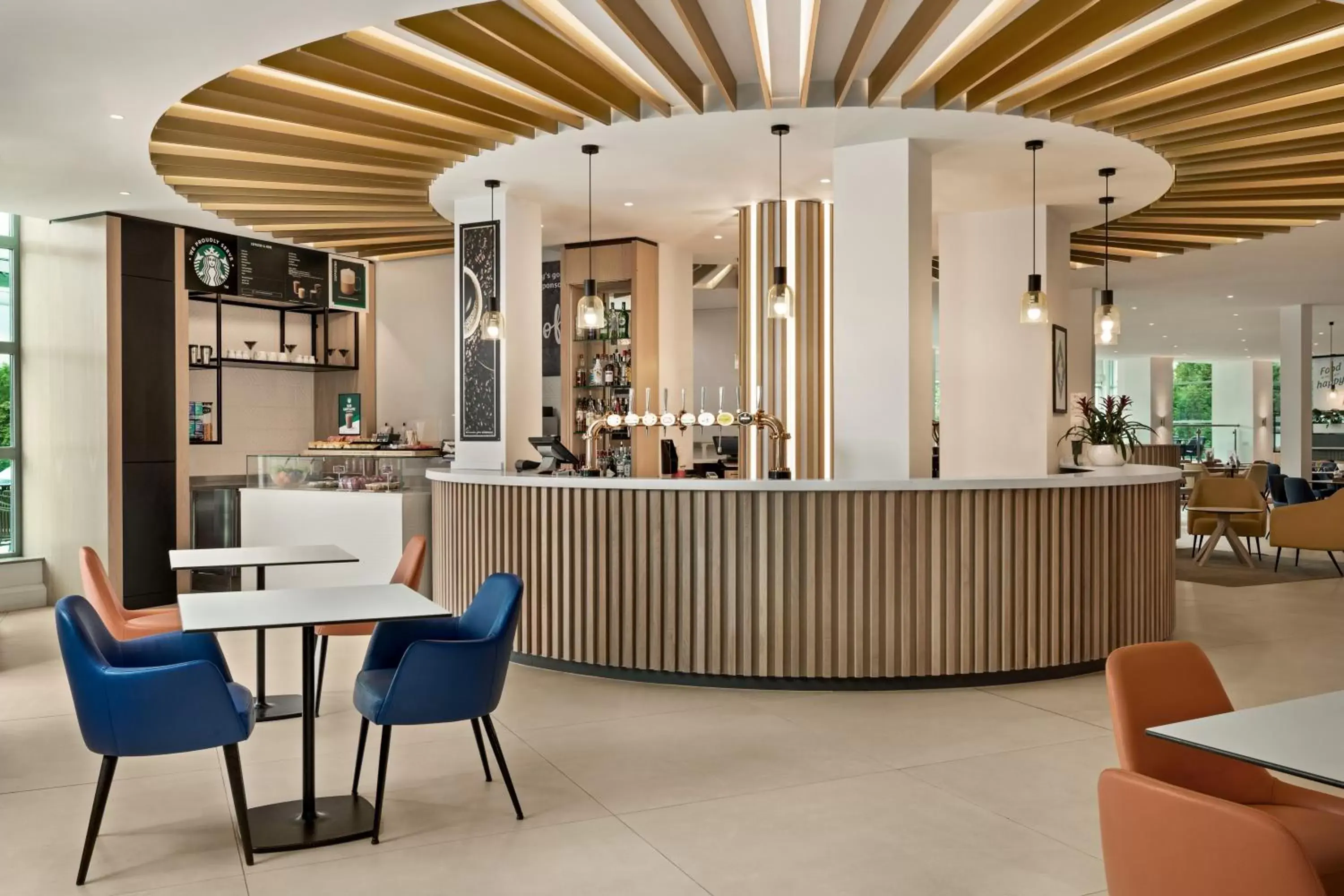Lounge or bar, Restaurant/Places to Eat in Holiday Inn Birmingham Airport - NEC, an IHG Hotel