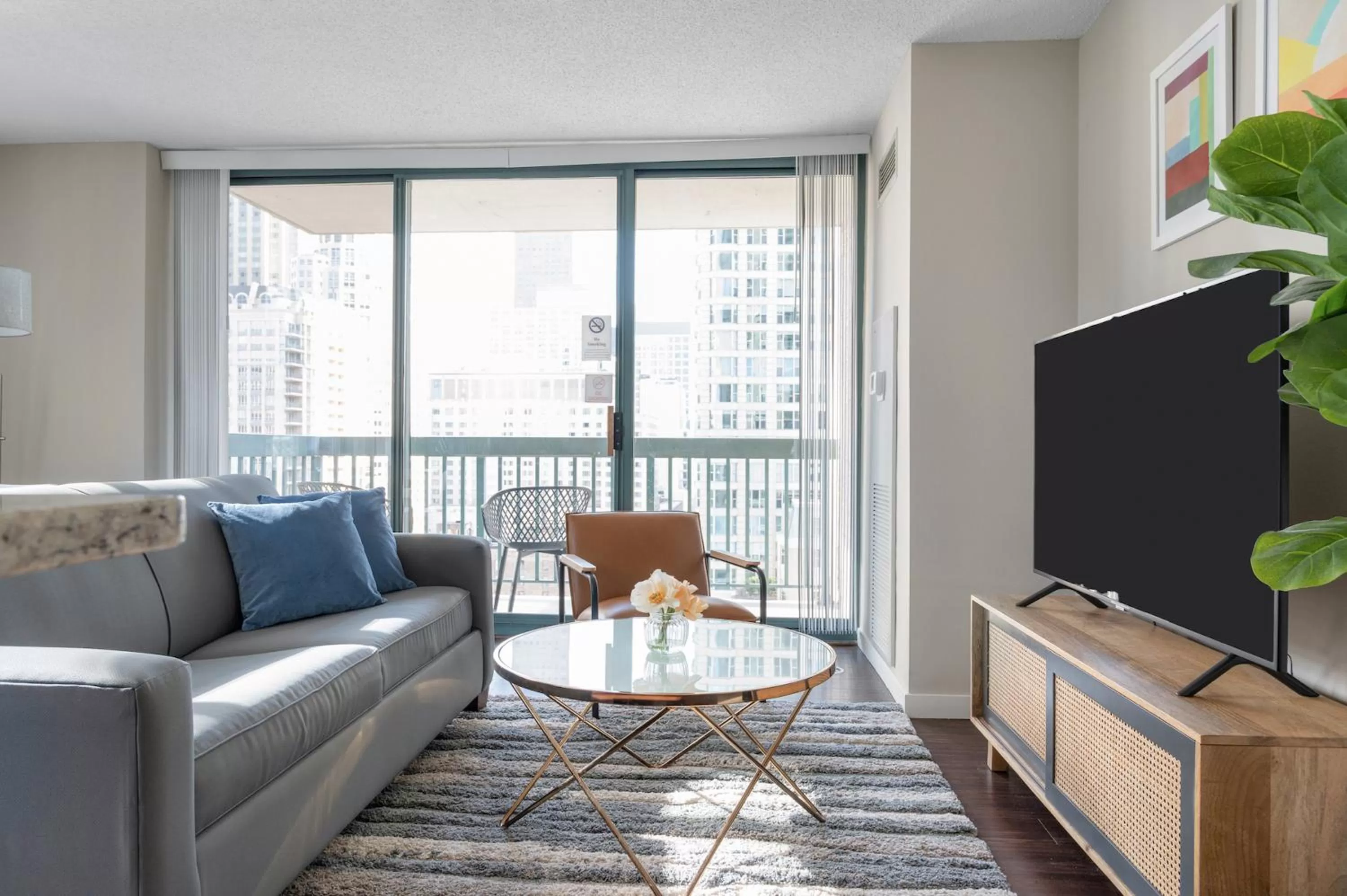 TV and multimedia in Kasa Magnificent Mile Chicago