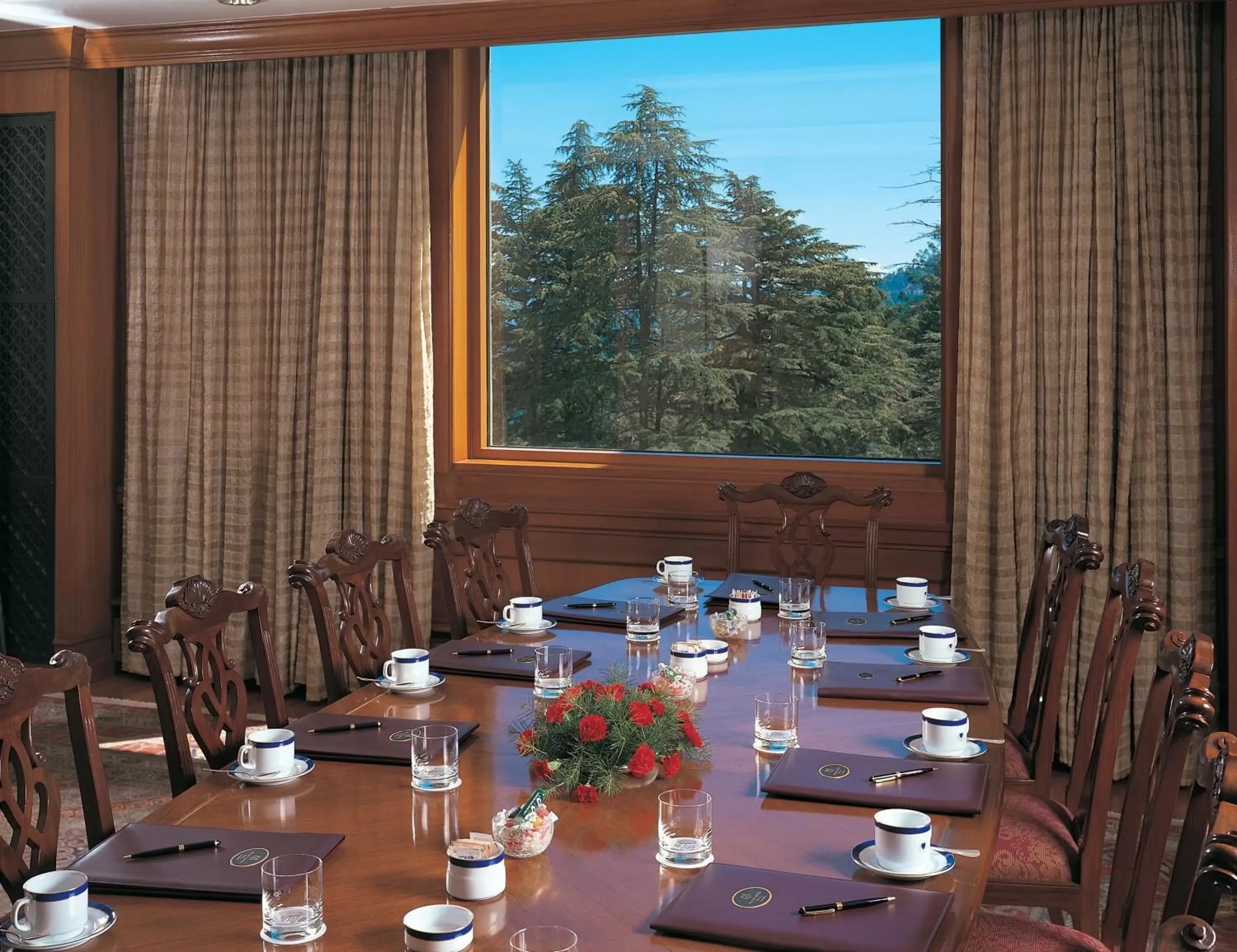 Meeting/conference room, Restaurant/Places to Eat in Wildflower Hall, An Oberoi Resort, Shimla