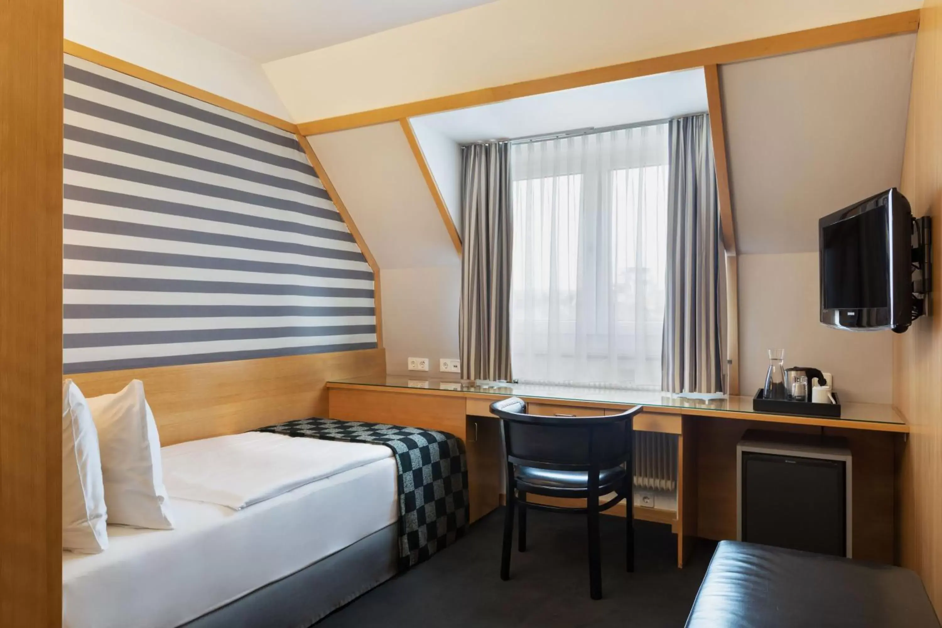 Photo of the whole room, Bed in Holiday Inn Vienna City, an IHG Hotel