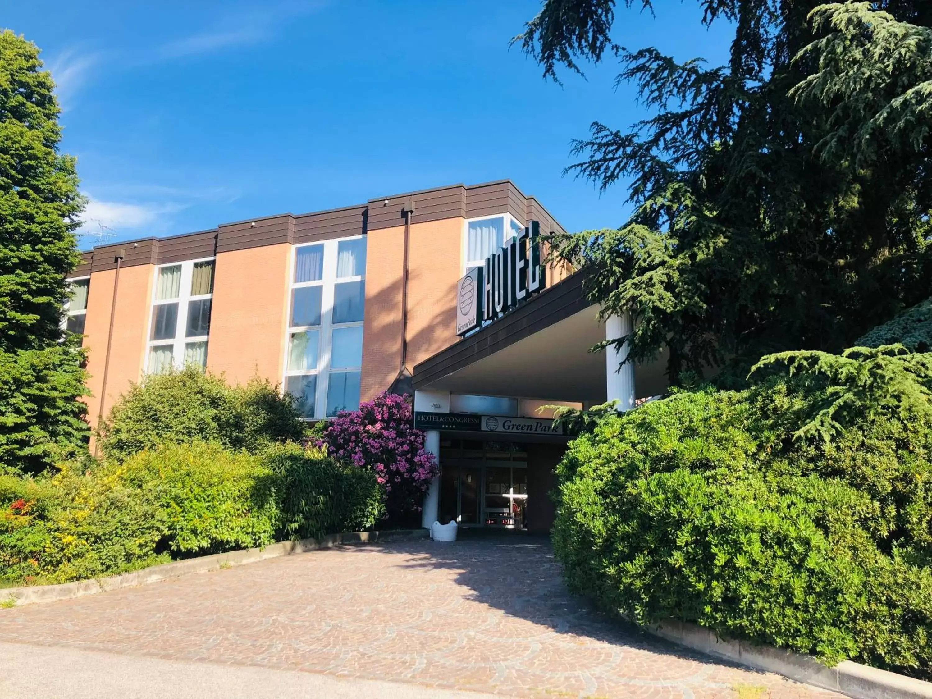 Facade/entrance, Property Building in Hotel Green Park Bologna & Congressi