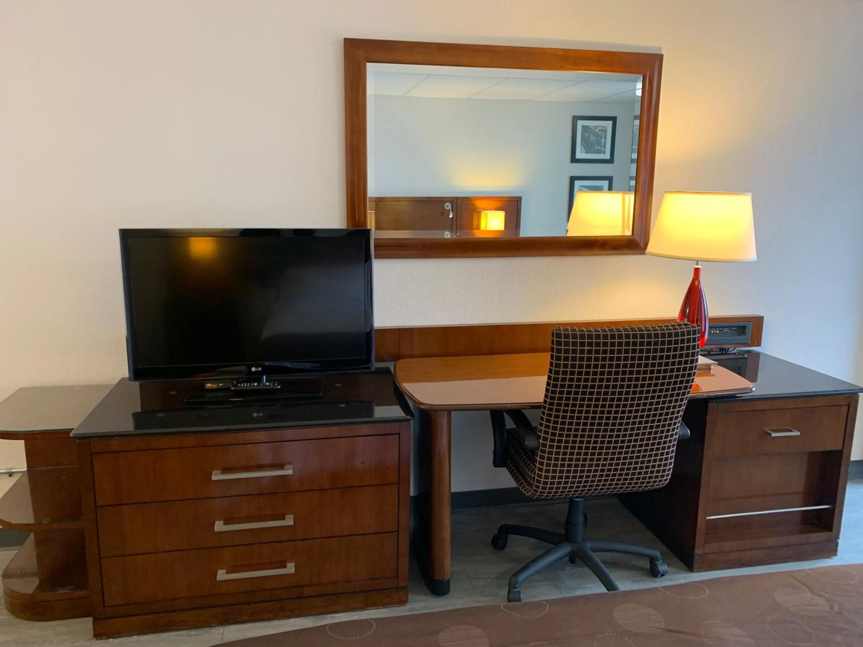 TV and multimedia in The Branson Welcome Inn