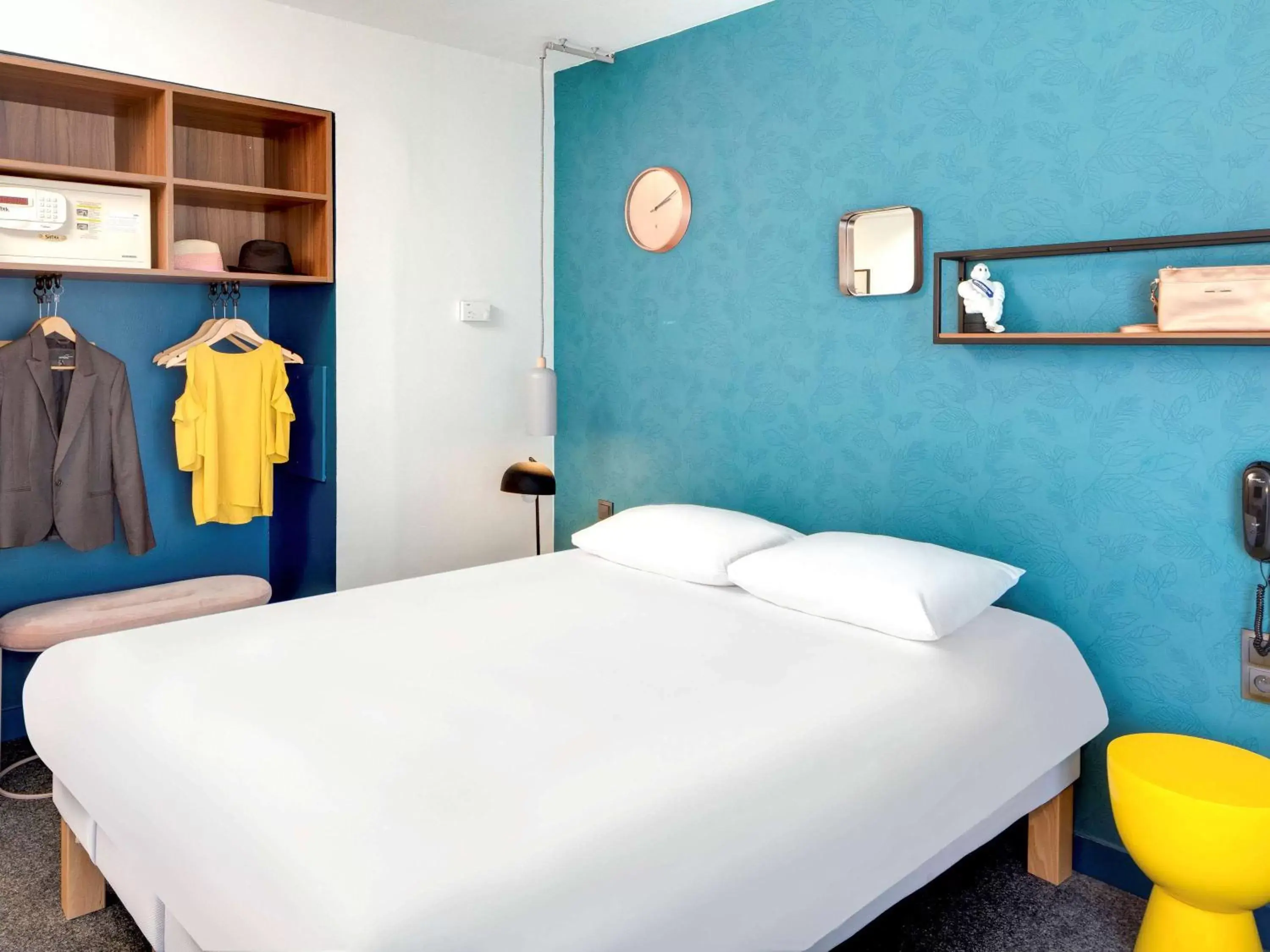 Photo of the whole room, Bed in Hôtel ibis Styles Clermont-Ferrand Gare