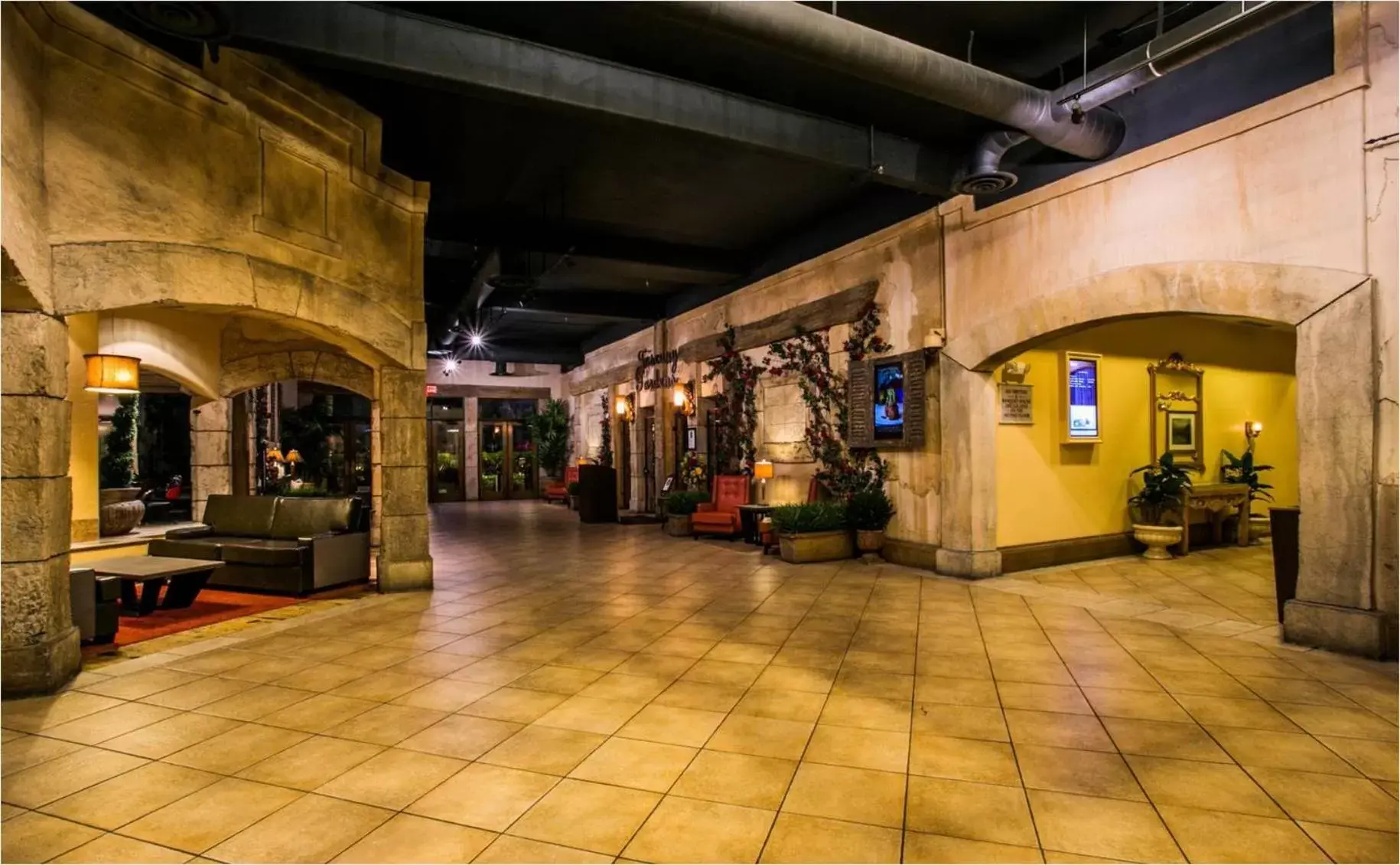 Lobby or reception in Tuscany Suites & Casino
