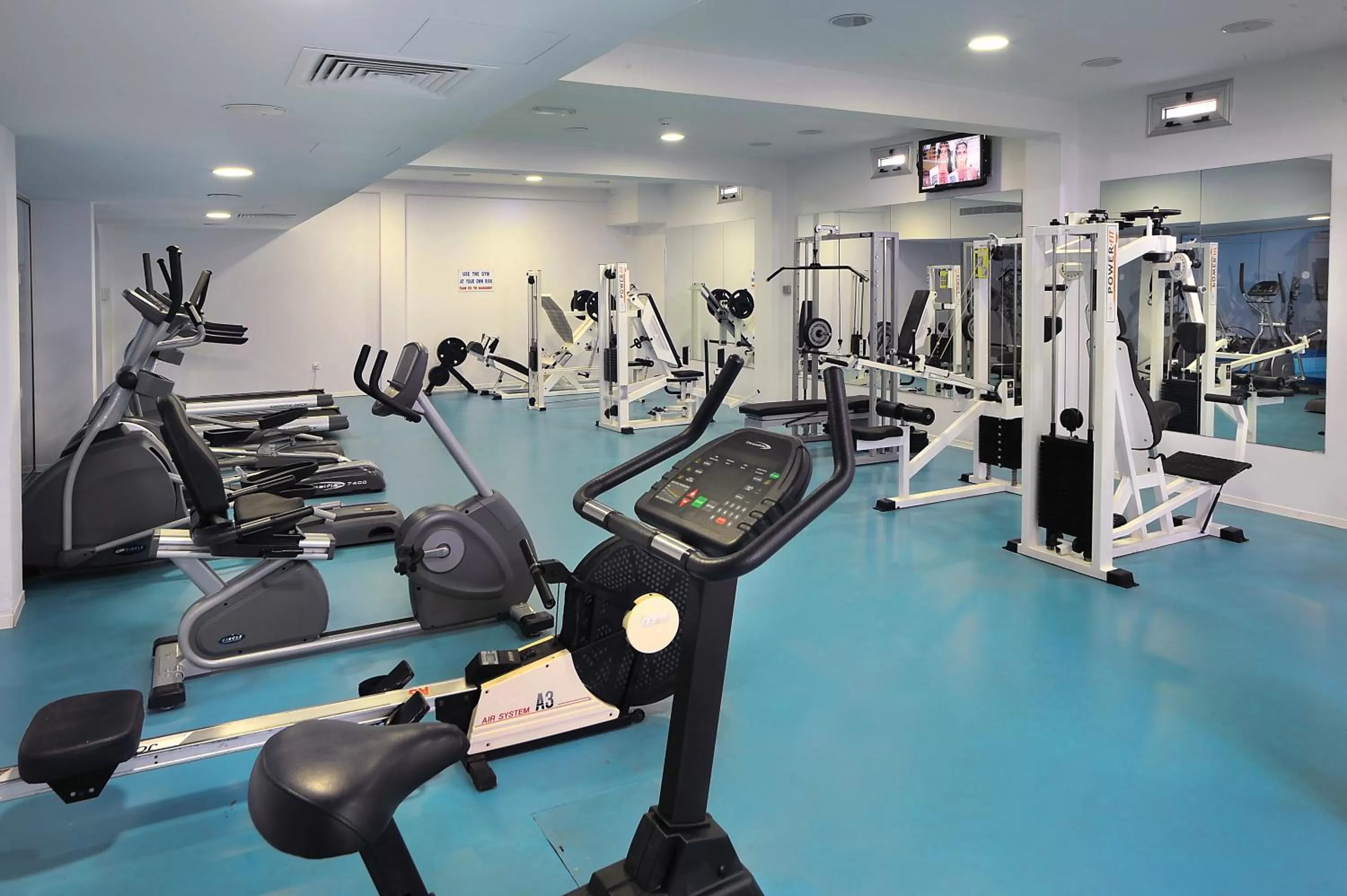 Fitness centre/facilities in Nestor Hotel