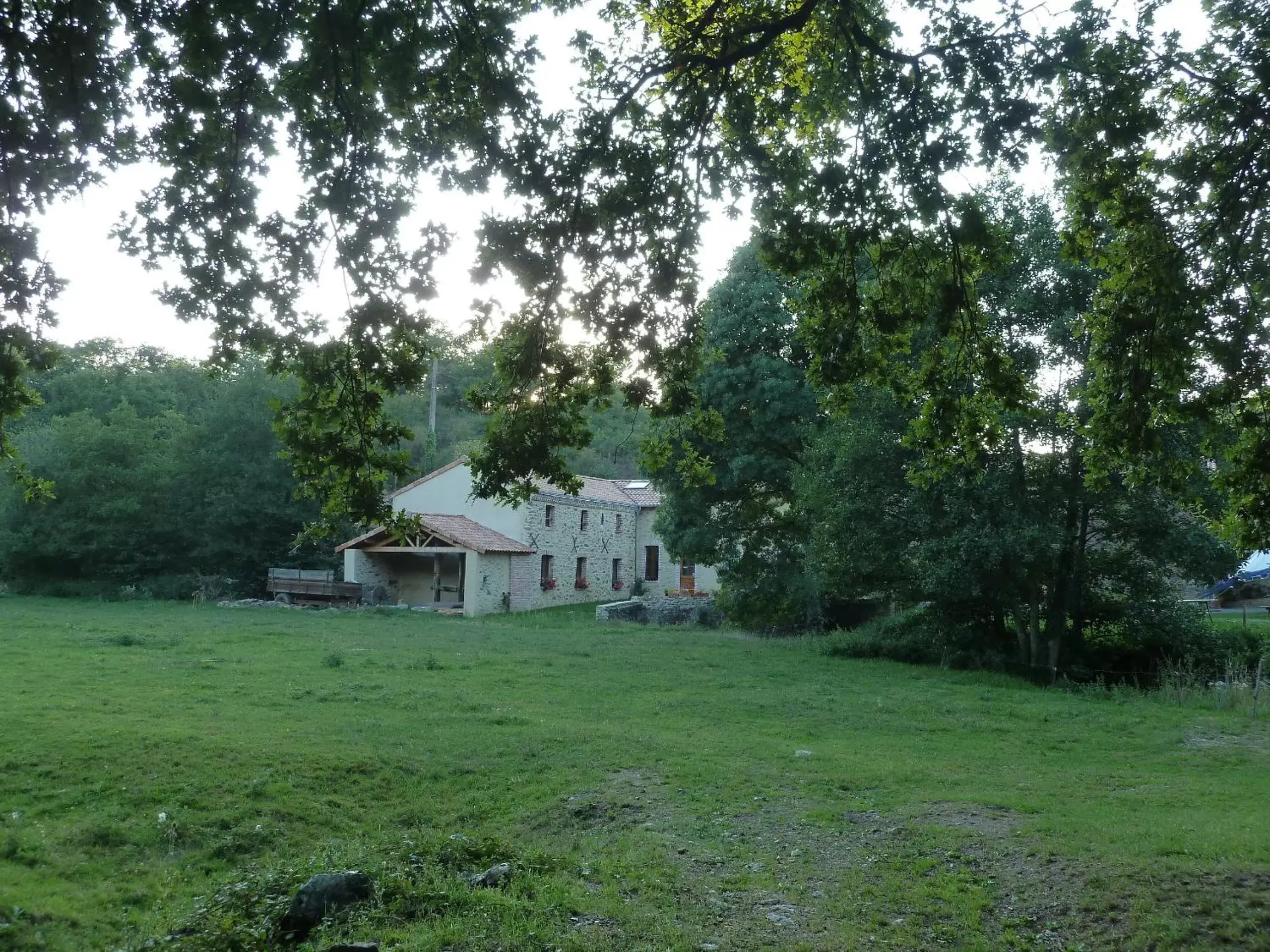 Day, Property Building in Moulin de Drapras