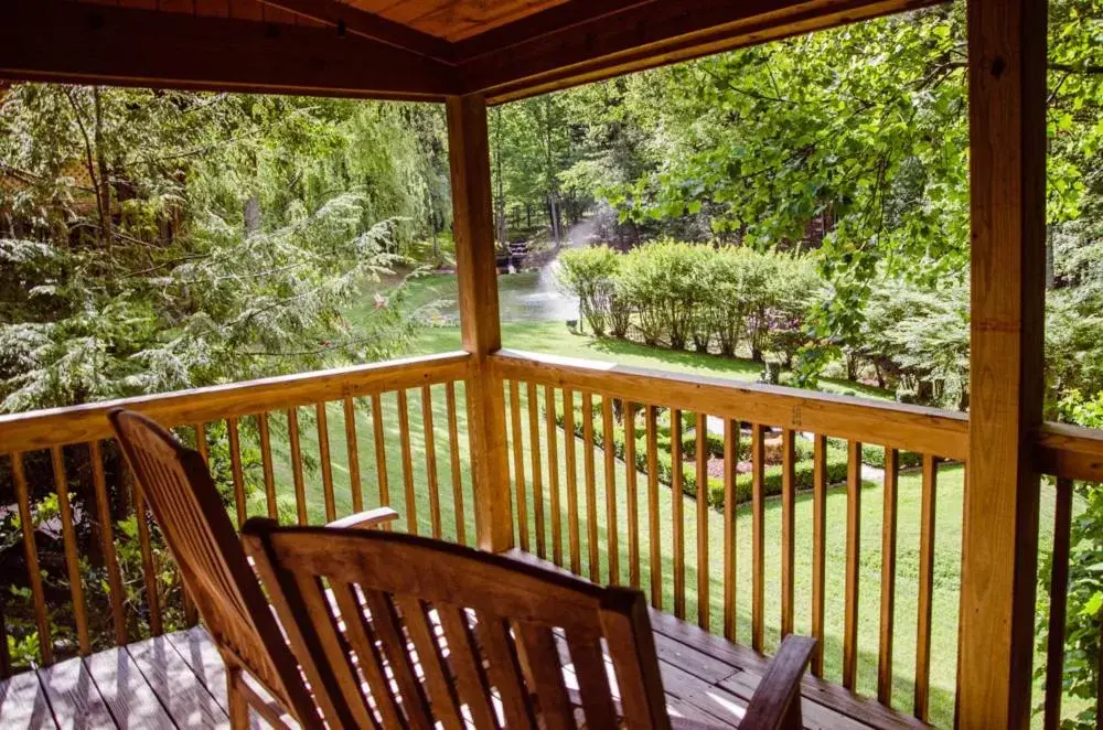 Balcony/Terrace in Asheville Cabins of Willow Winds