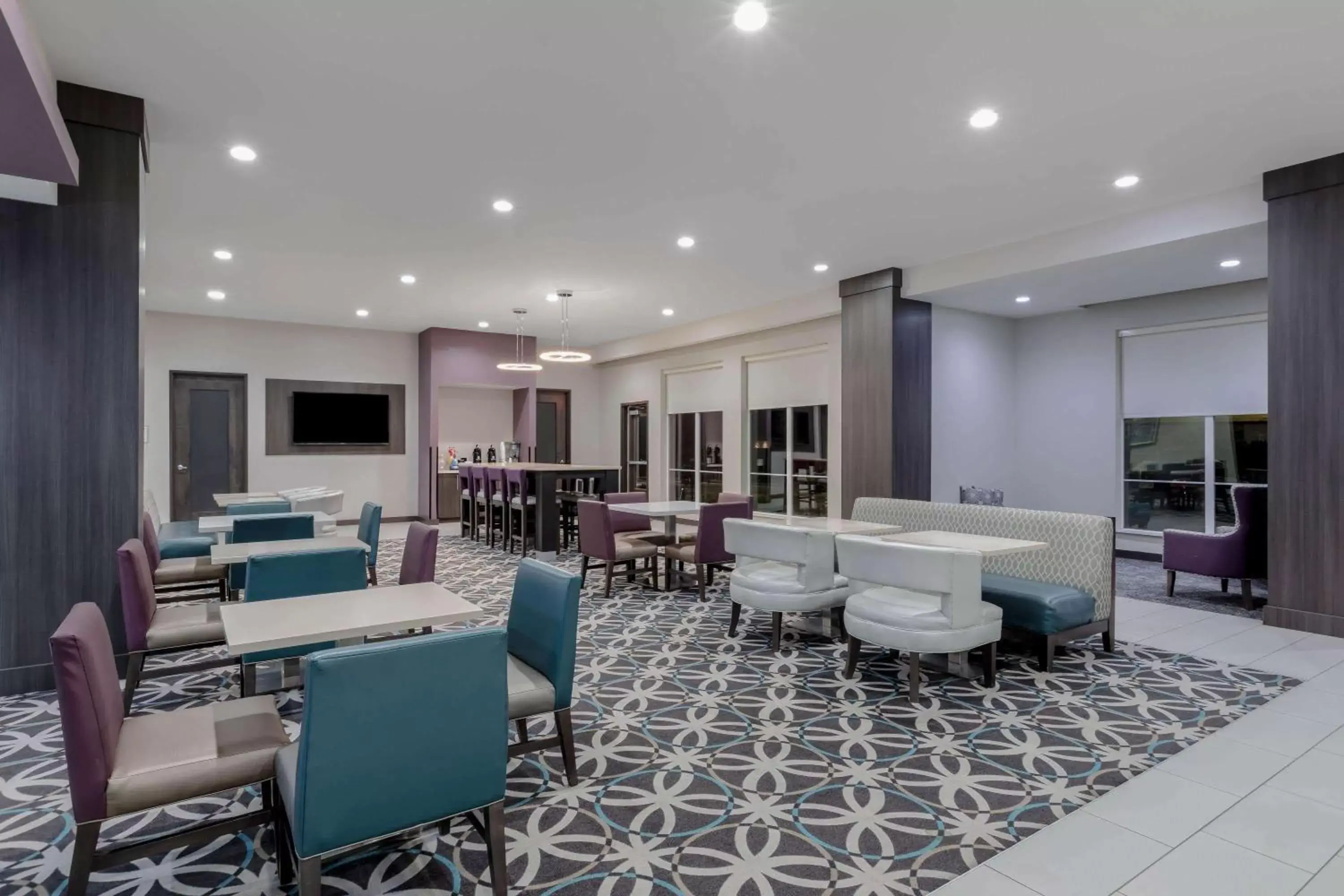 Lobby or reception in La Quinta by Wyndham Claremore