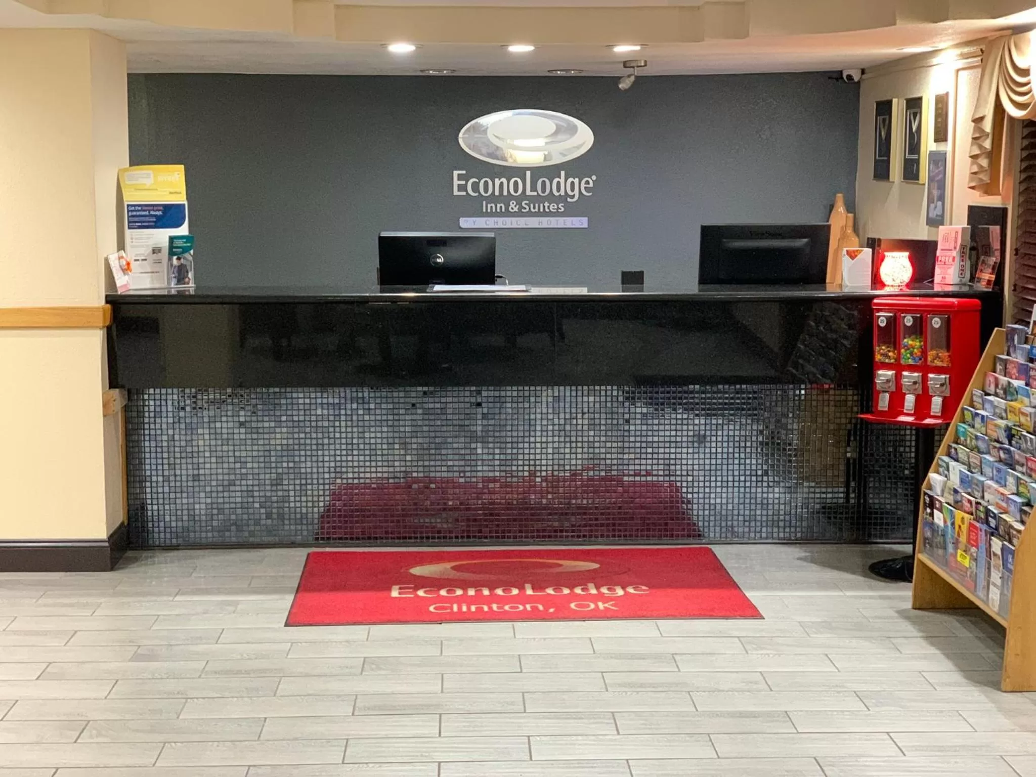 Lobby/Reception in Econo Lodge Inn & Suites Clinton