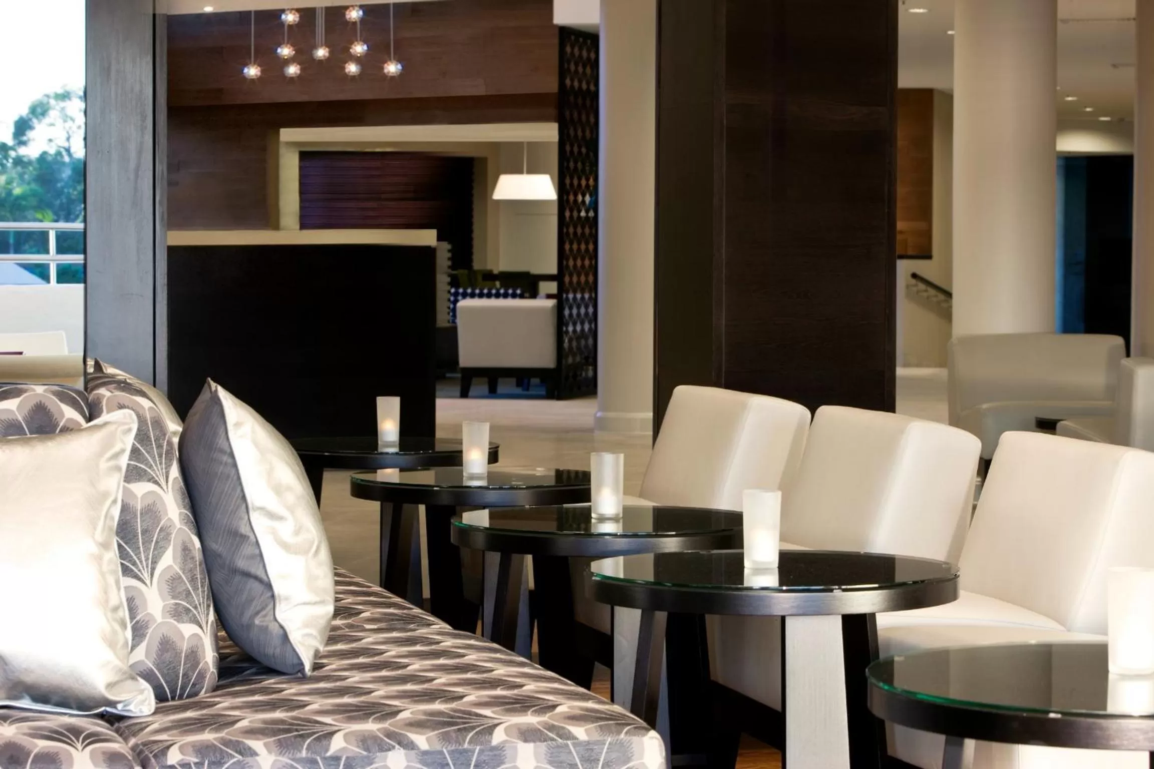 Lobby or reception in Sofitel Noosa Pacific Resort