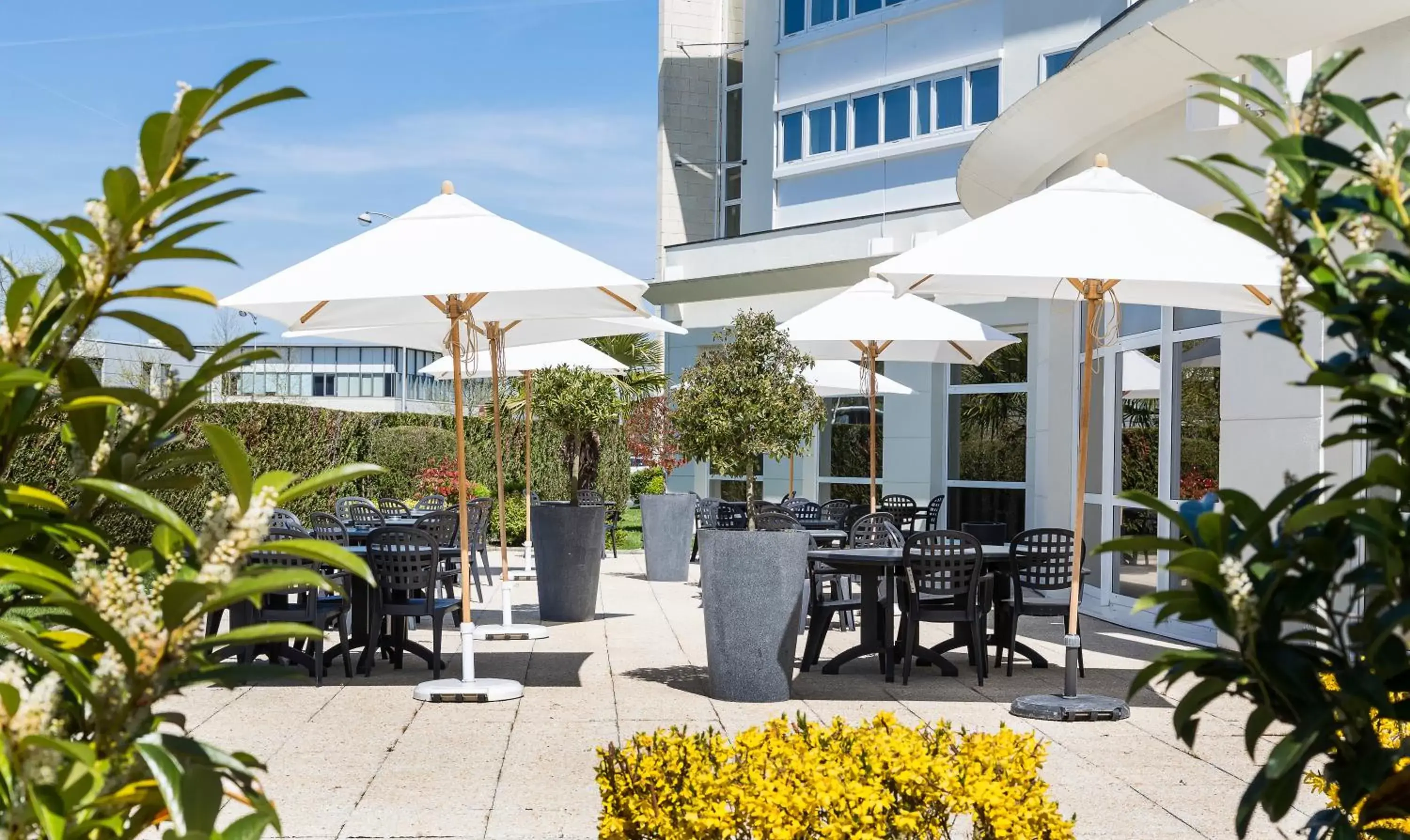 Patio in Mercure Compiègne Sud