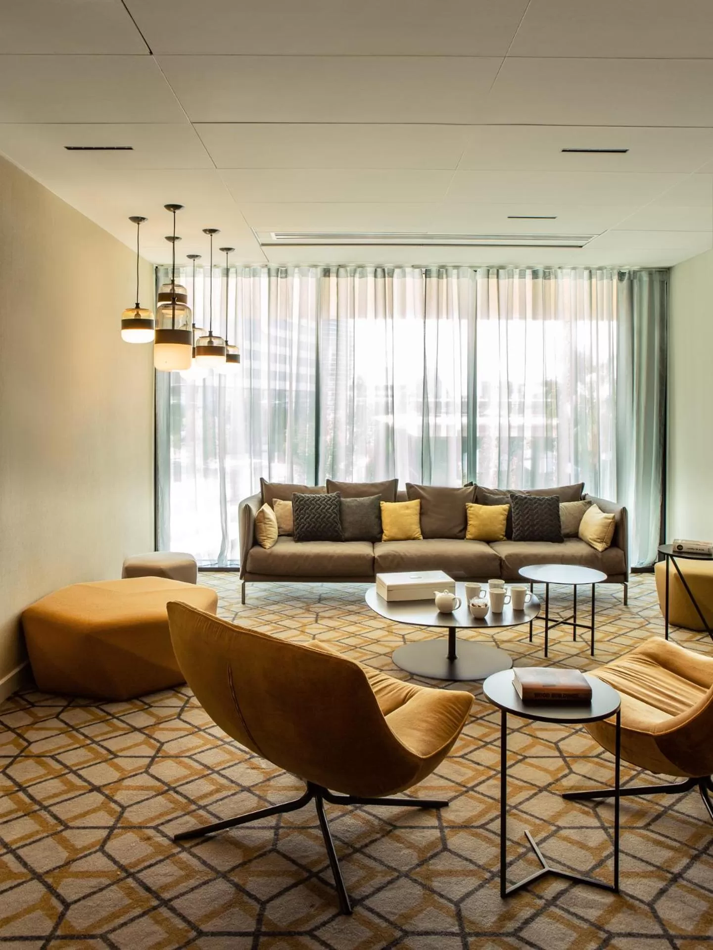 Seating area in Crowne Plaza - Nice - Grand Arenas by IHG